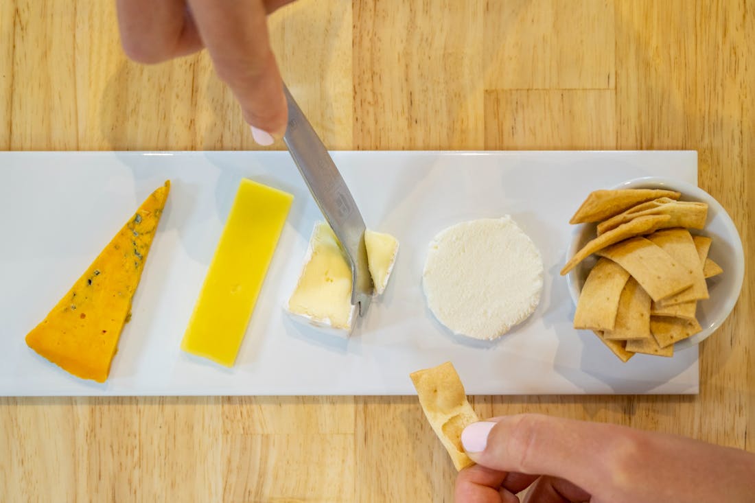 Udder Delights Cheese Tile a Cheese Tasting, Tour Service Sou...