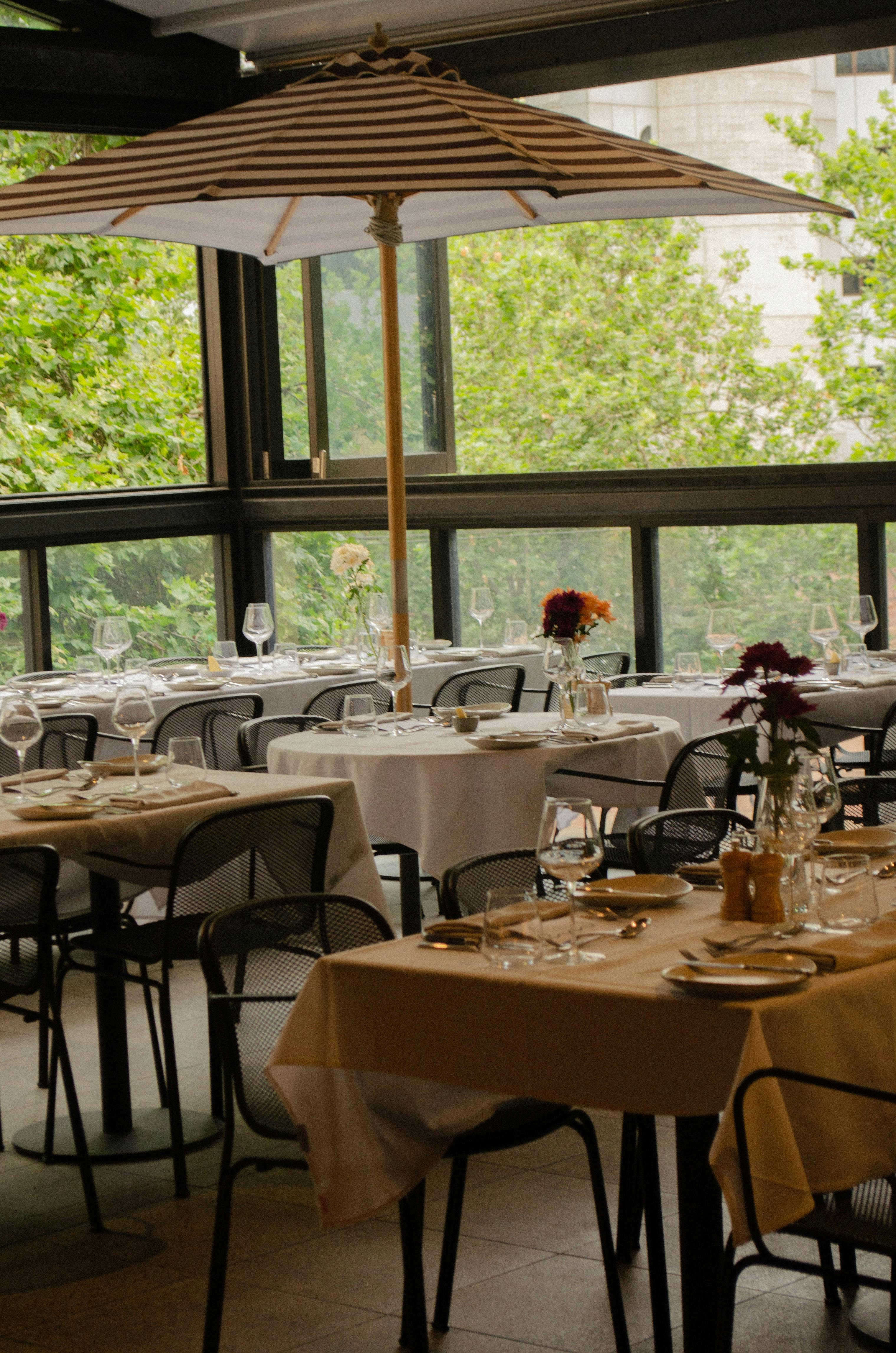 Carnival of Love: Mollydooker Blend a Hand Wine Dinner