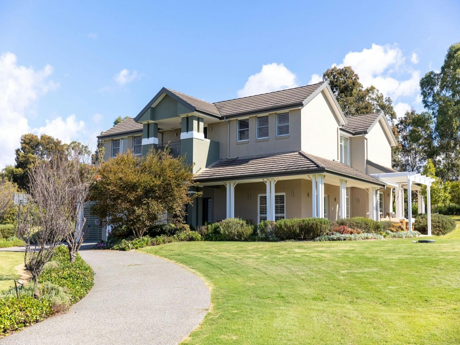Hollyford House - Exterior