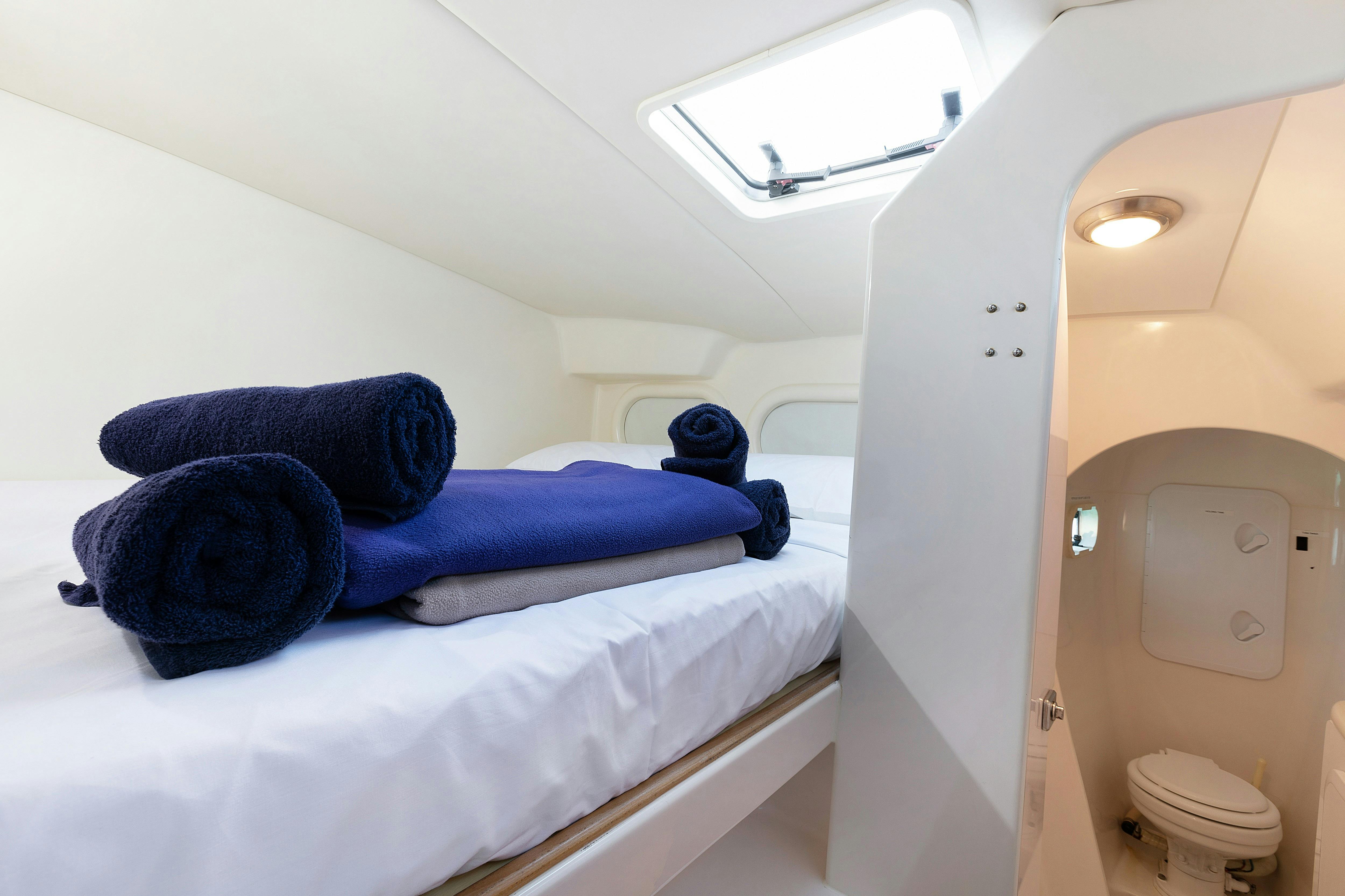 "Charisma", Main Cabin