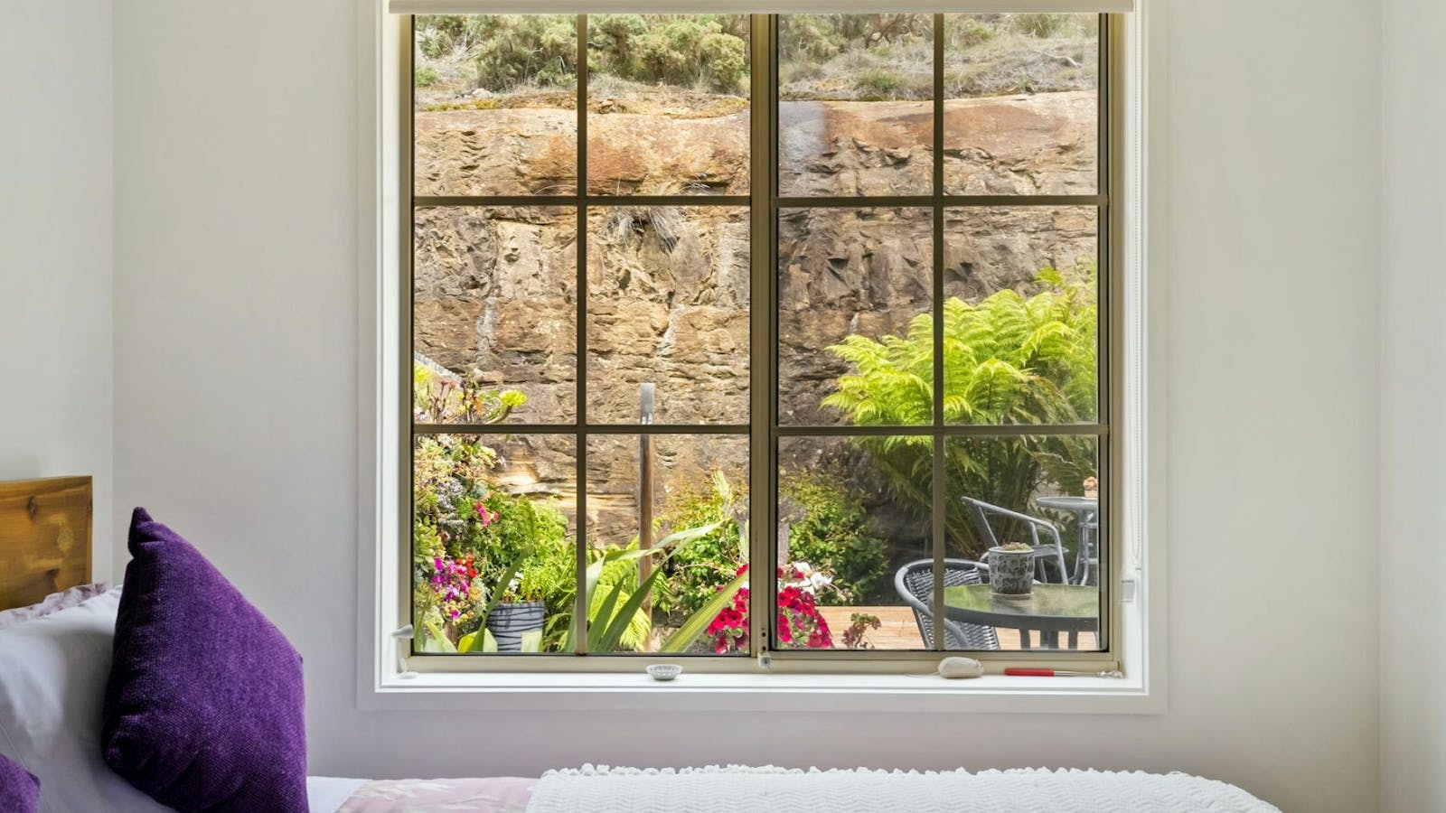 Queen Bedroom upstairs