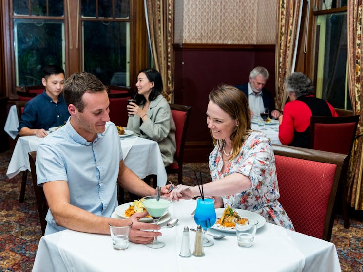 Chisholm's Restaurant in Caves House