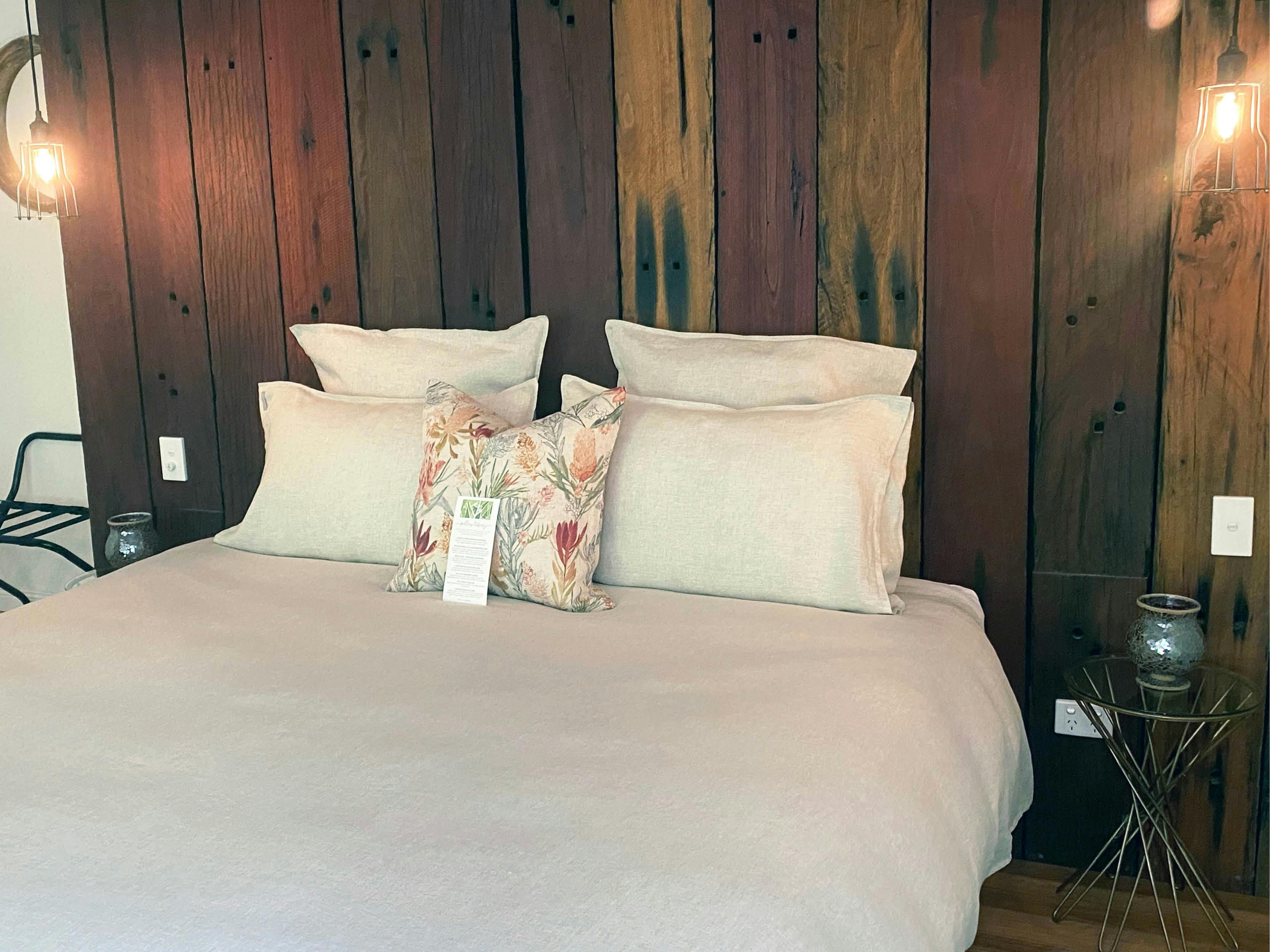 Manning Suite King Size Bed & Luxury Linen at Copeland House