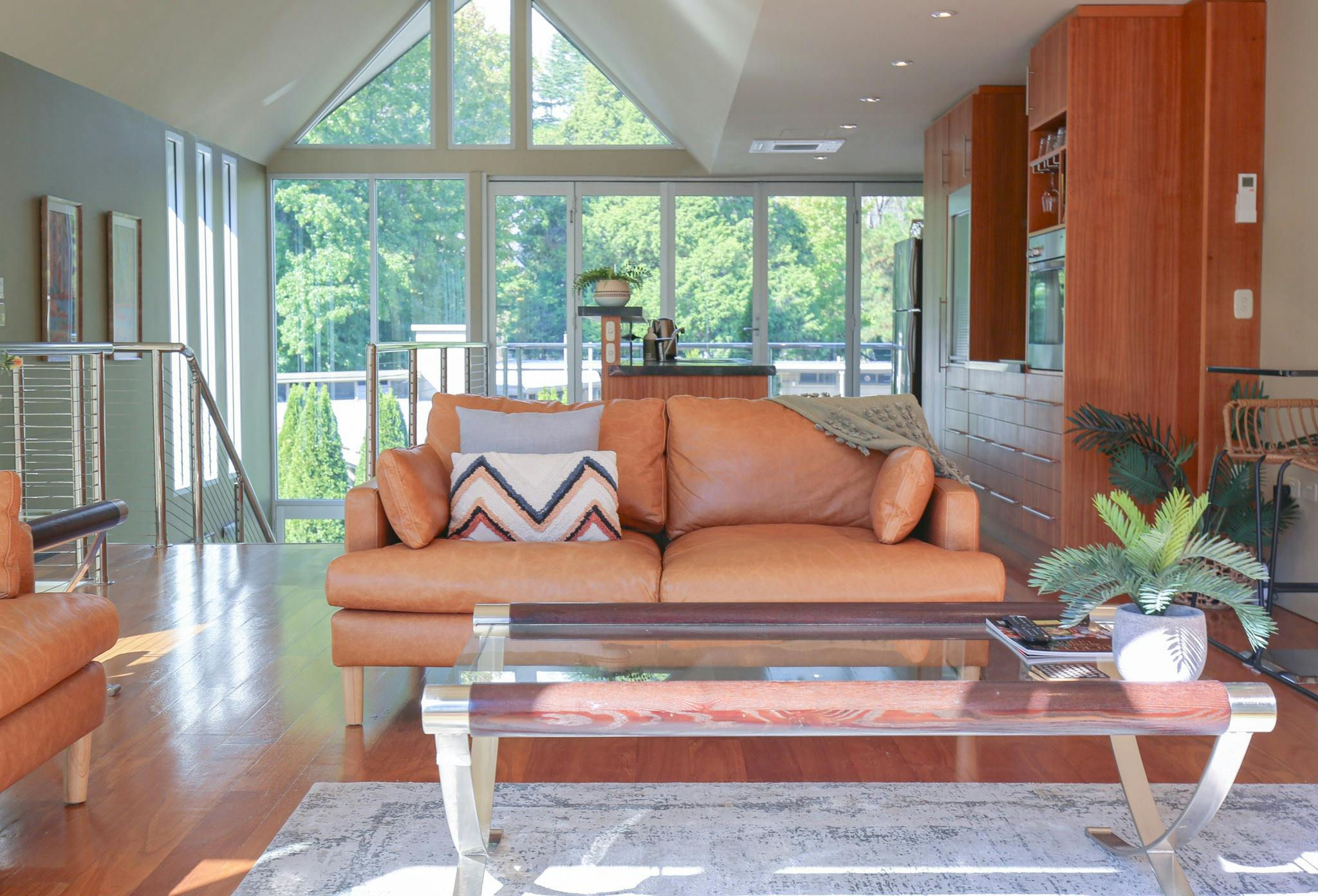 Family and Couple Bright Accommodation Alpine Valley Getaways
