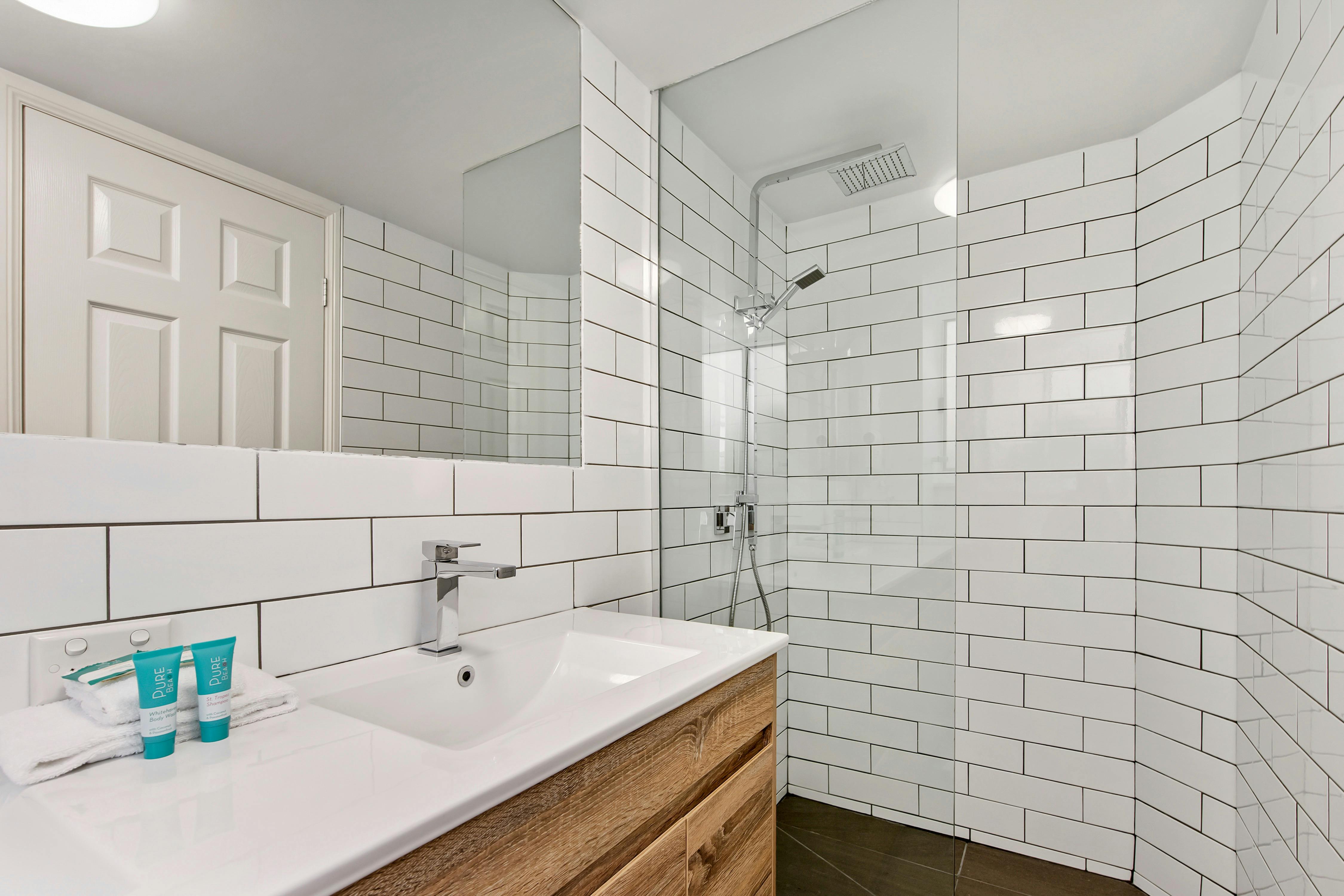 Dockside Holiday Apartments