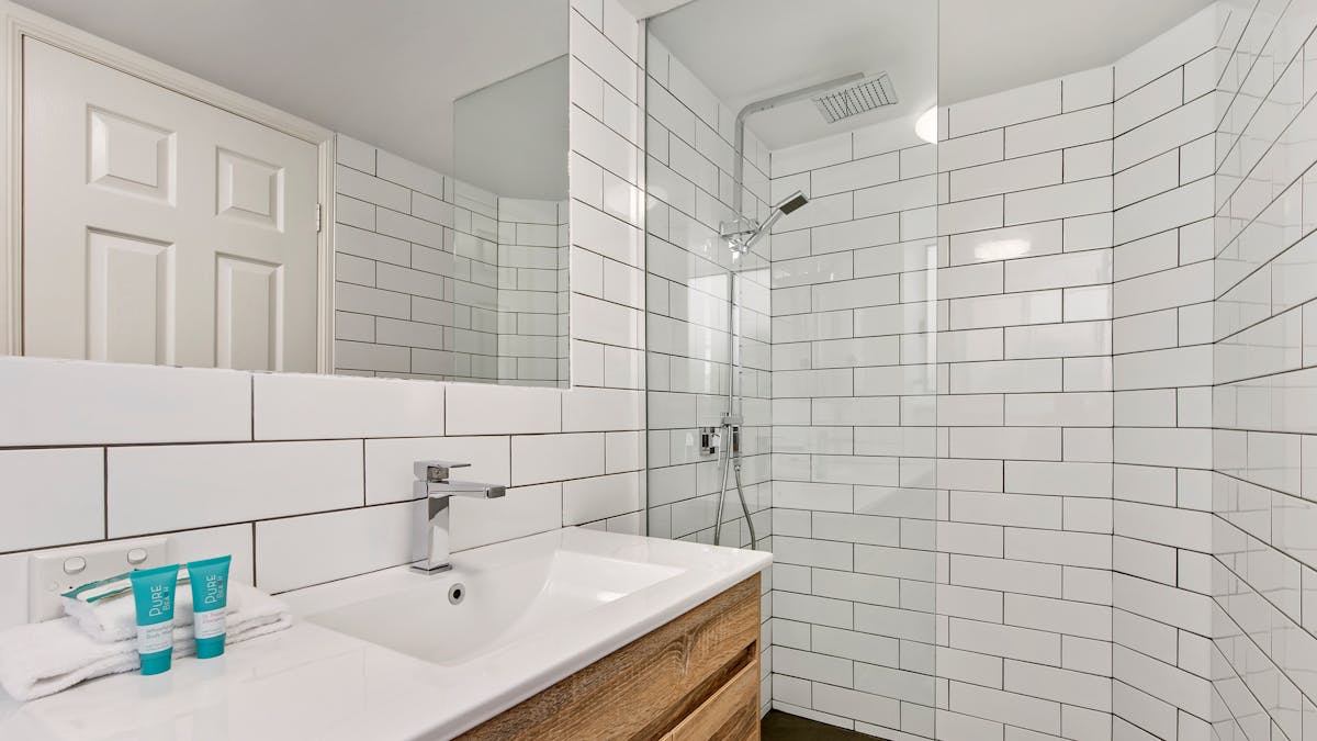 3 Bedroom apt  bathroom