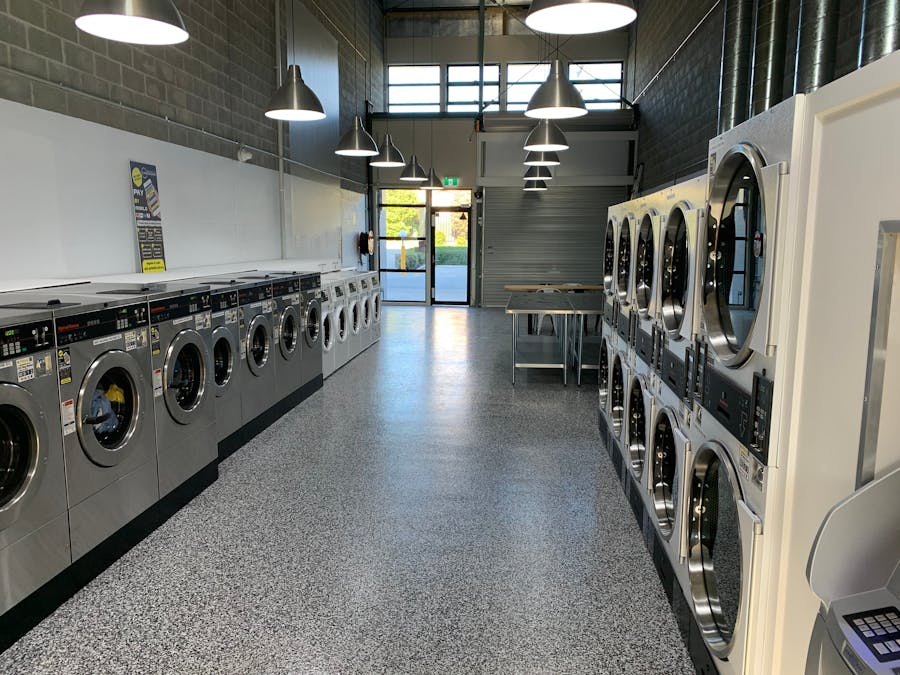 Wash and Spin Laundromat Gerringong Inside Shop 2