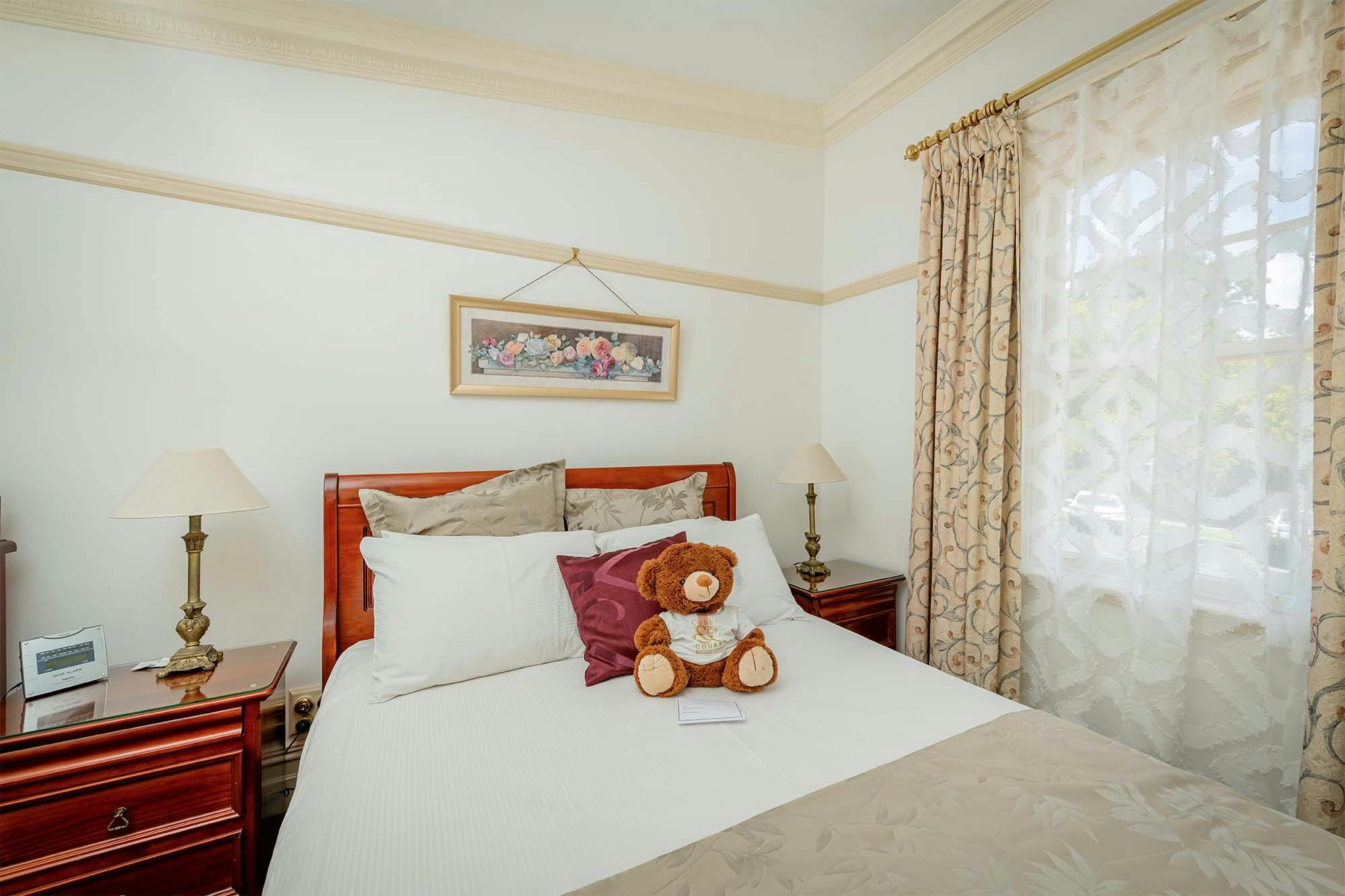 Junior Queen Room with Spa Bath
