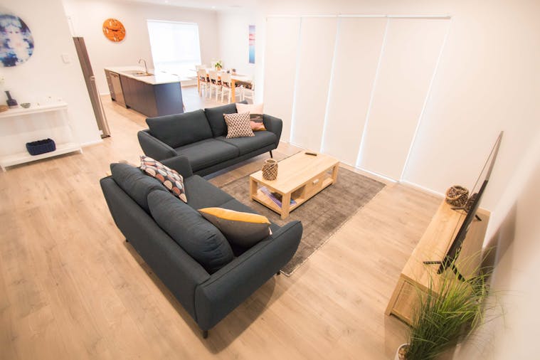 Contemporary Esprit with river reserve access