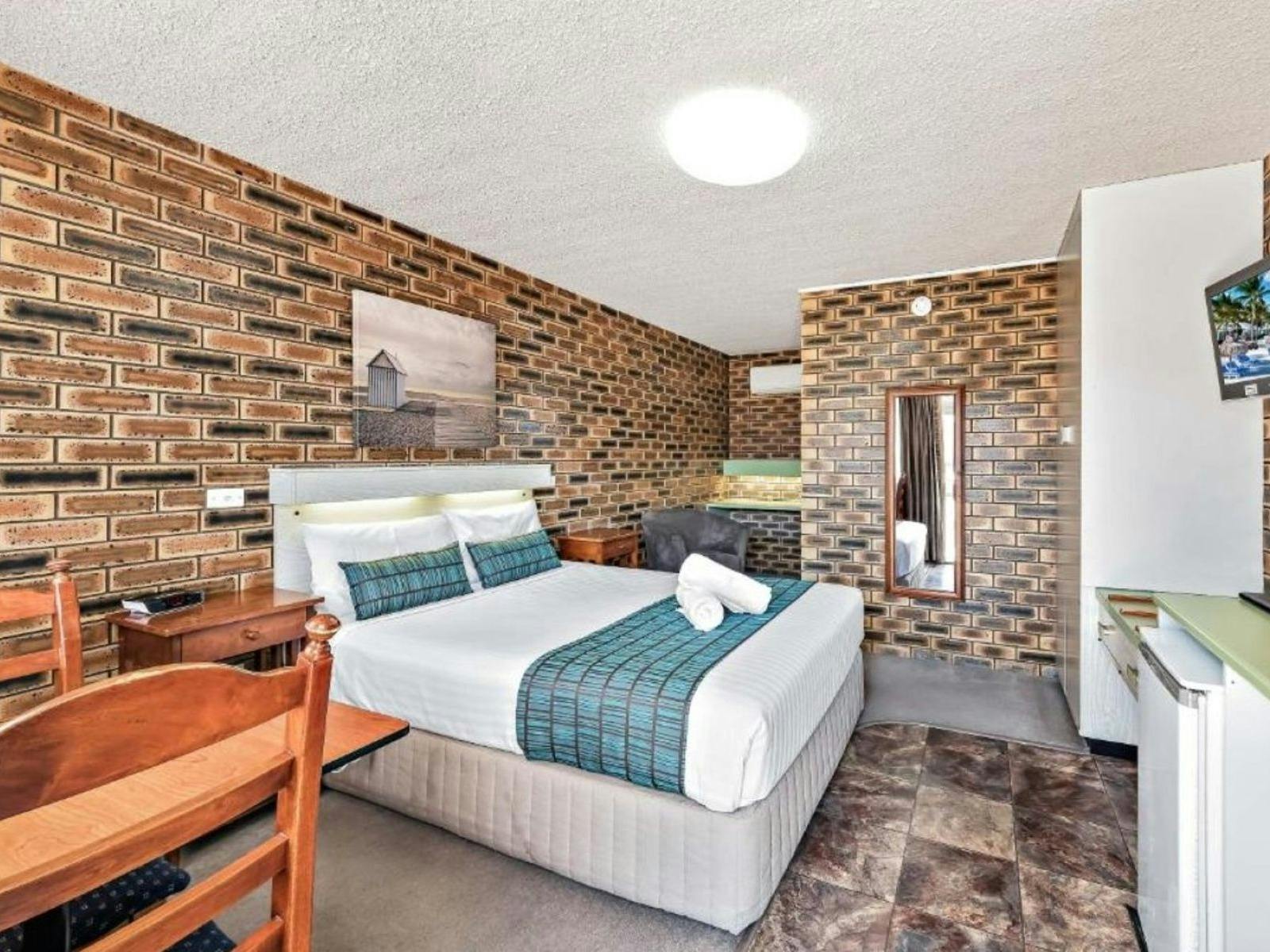 Twin Room Twin Room