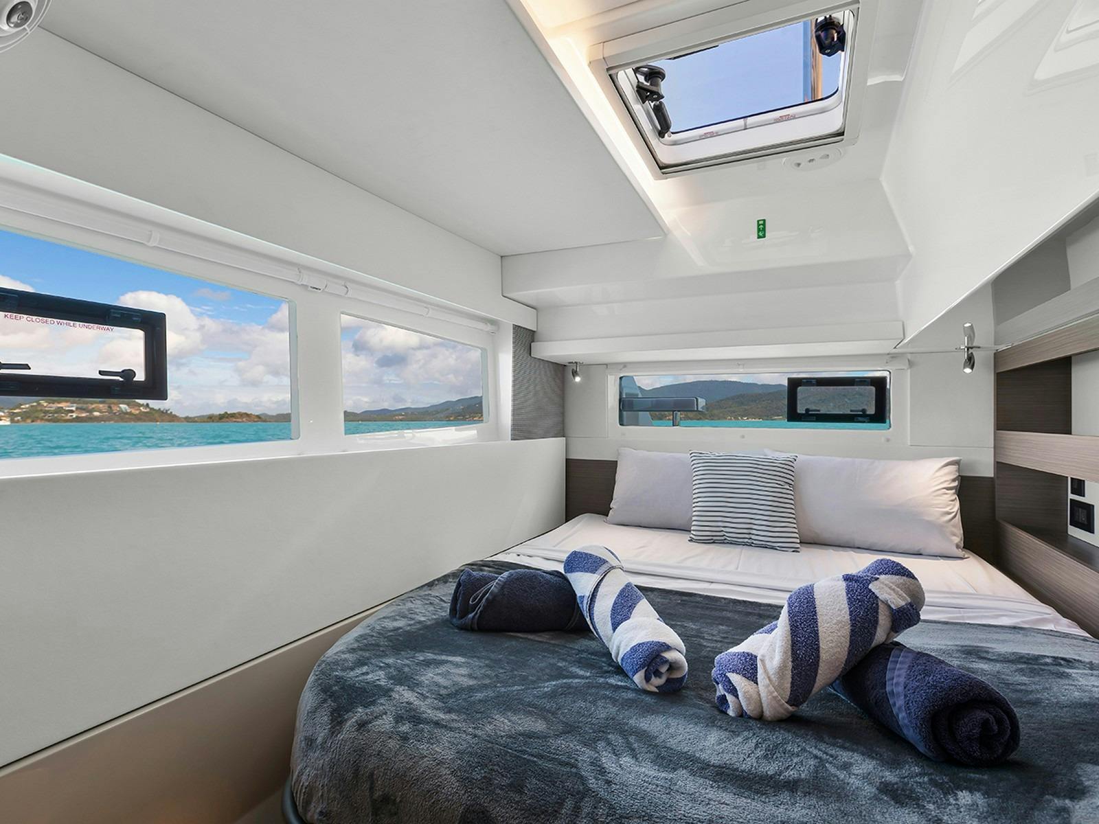 Leopard 42 - Starboard aft private cabin with ensuite