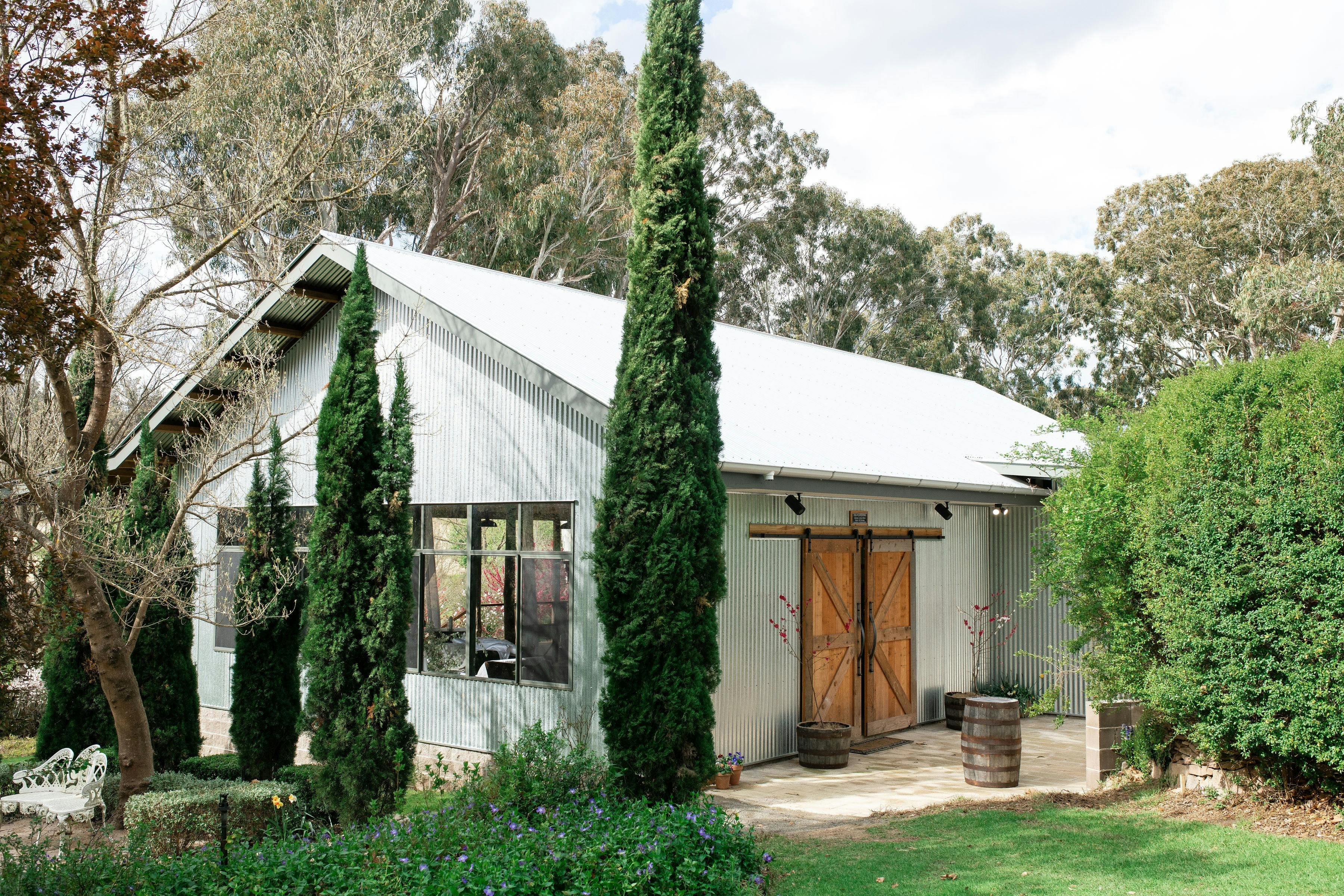 The Barn at Glenrock Gardens NSW Holidays & Things to