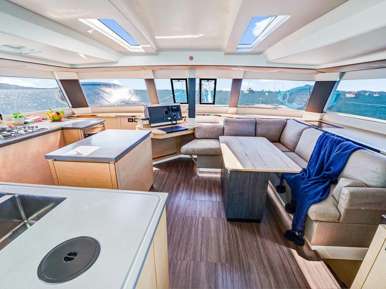 Saba 50 - galley and saloon