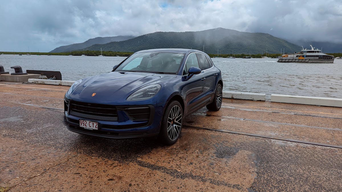 Cairns Luxury Car Hire the ultimate car hire in cairns and Far North Queensland