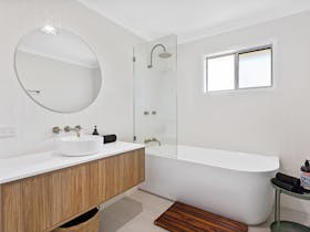 Maple Cottage Bathroom