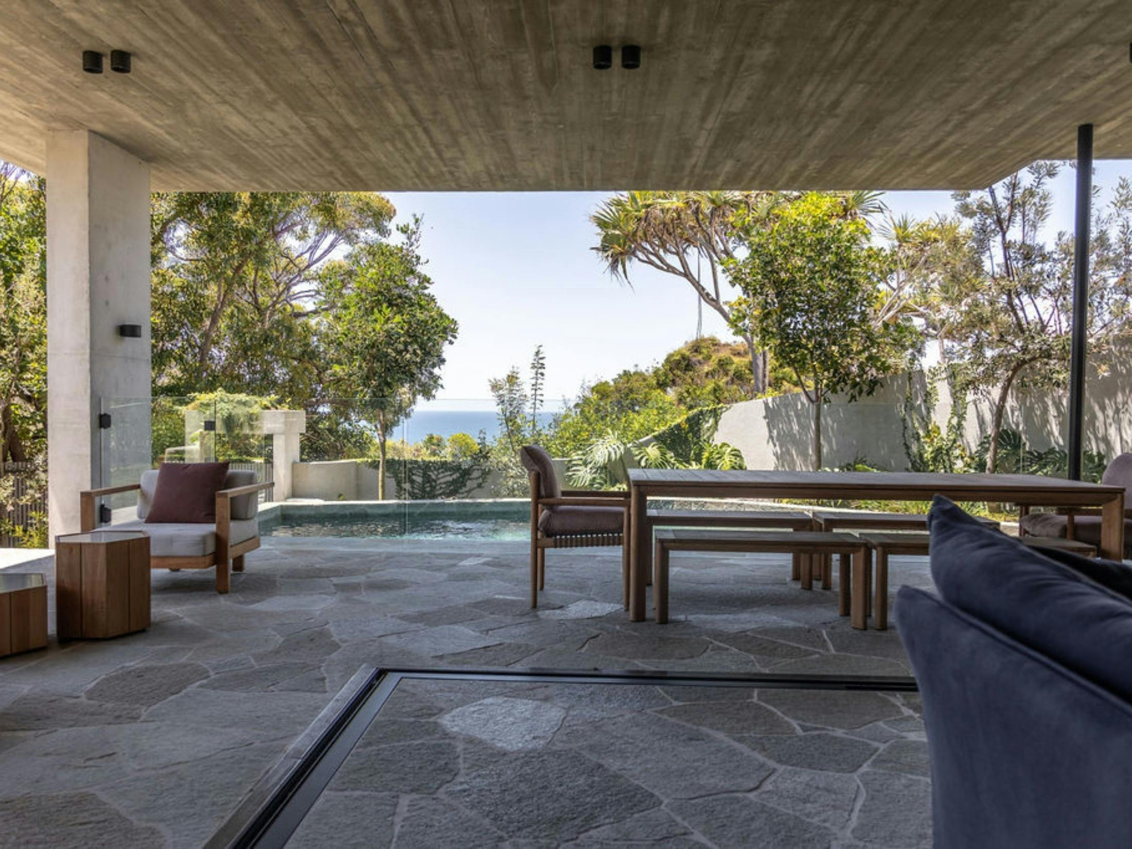 Spacious, Outdoor fire pit, BBQ area & outdoor dining