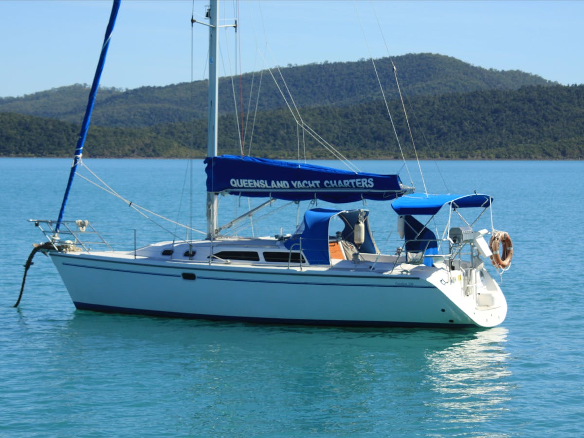 qld yacht charters airlie beach