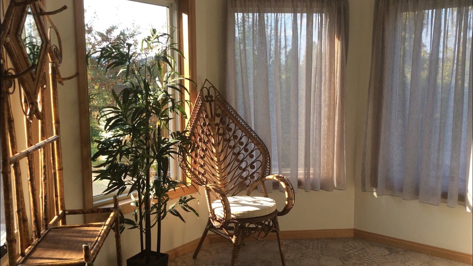 Warmly welcoming, Griffon entry