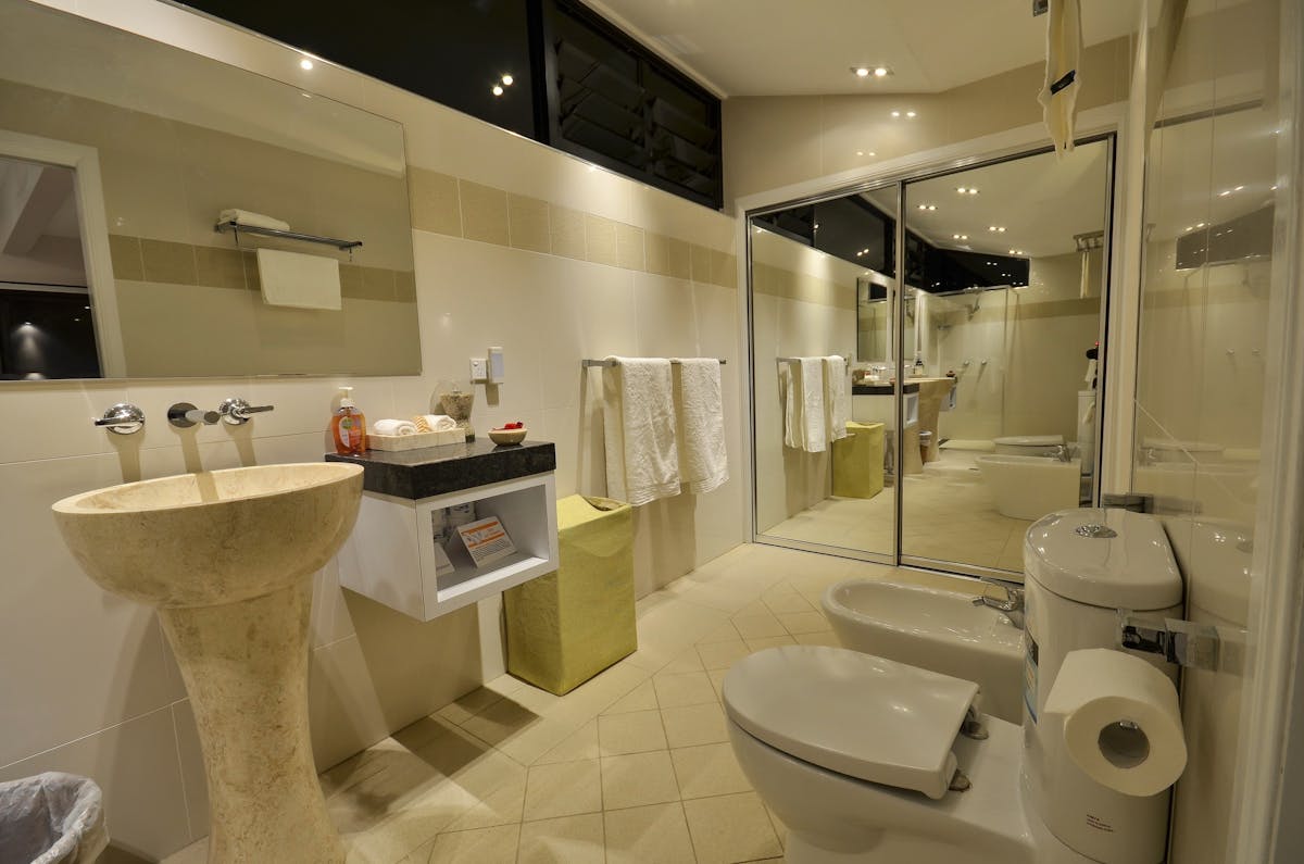 Italian Marble Bathroom Double Ensuite at East Bedarra Island Retreat