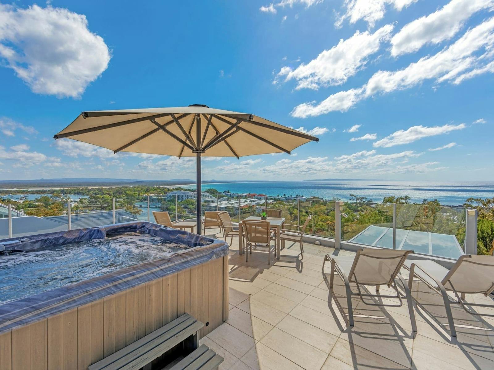 Private Roof top with spa Private Roof top with spa