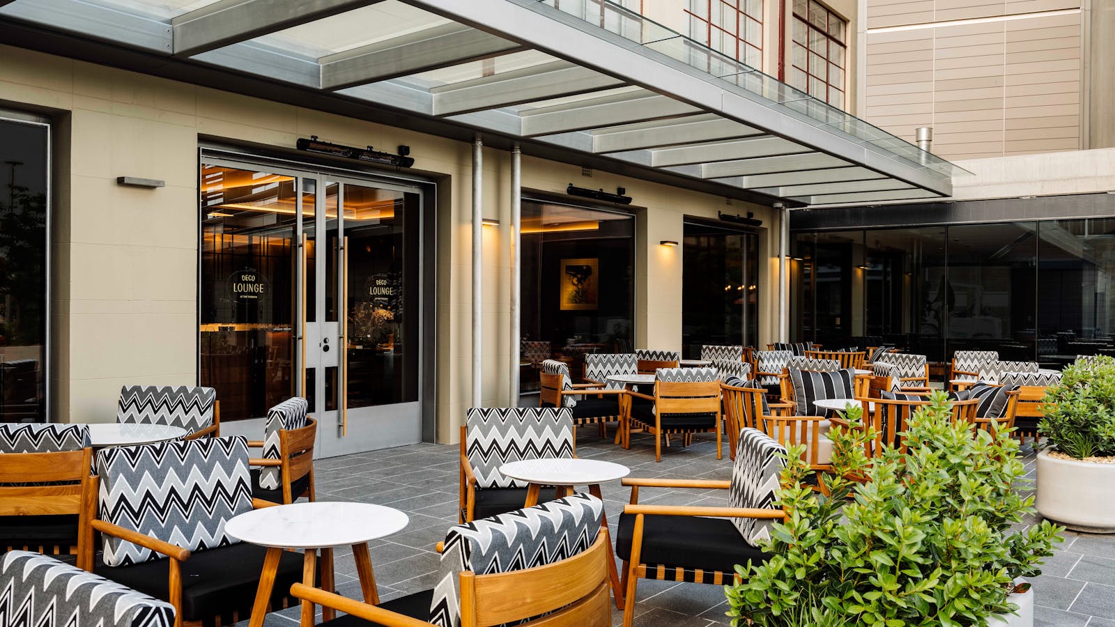 Deco Lounge - Terrace on Parliament Square