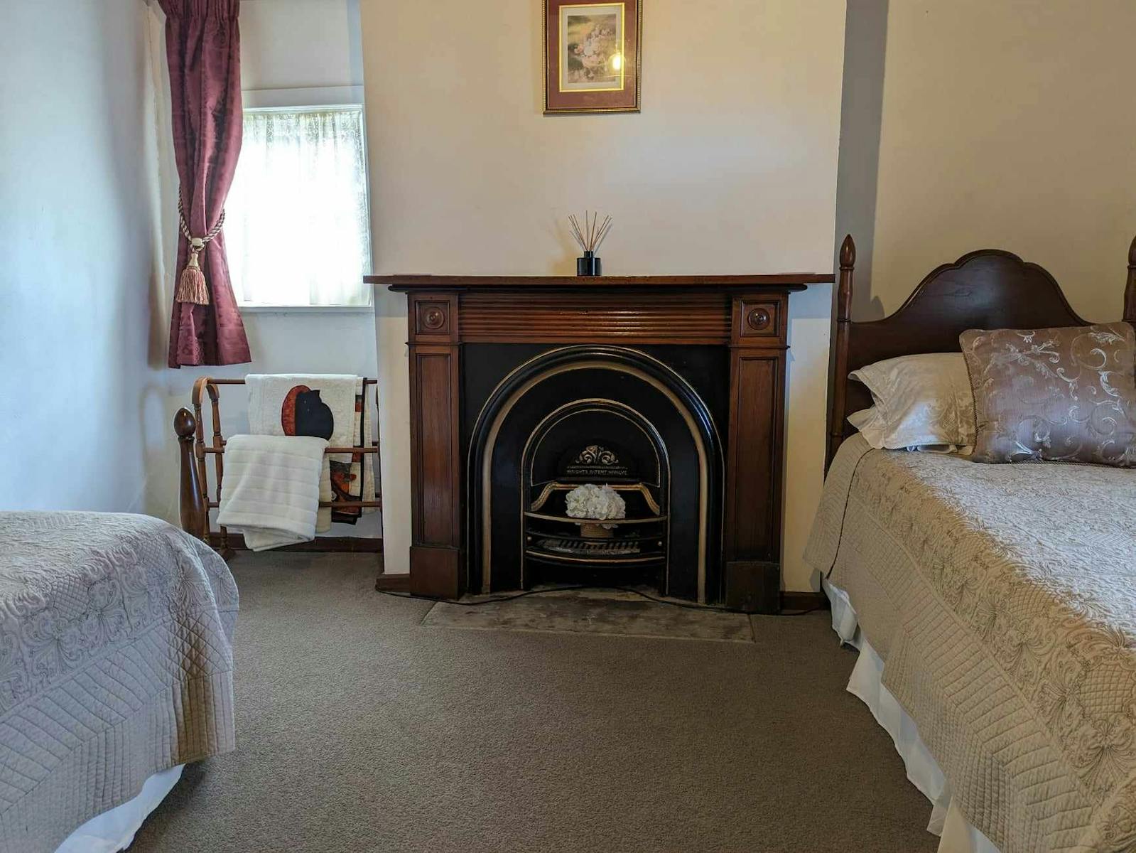 Twin bedroom