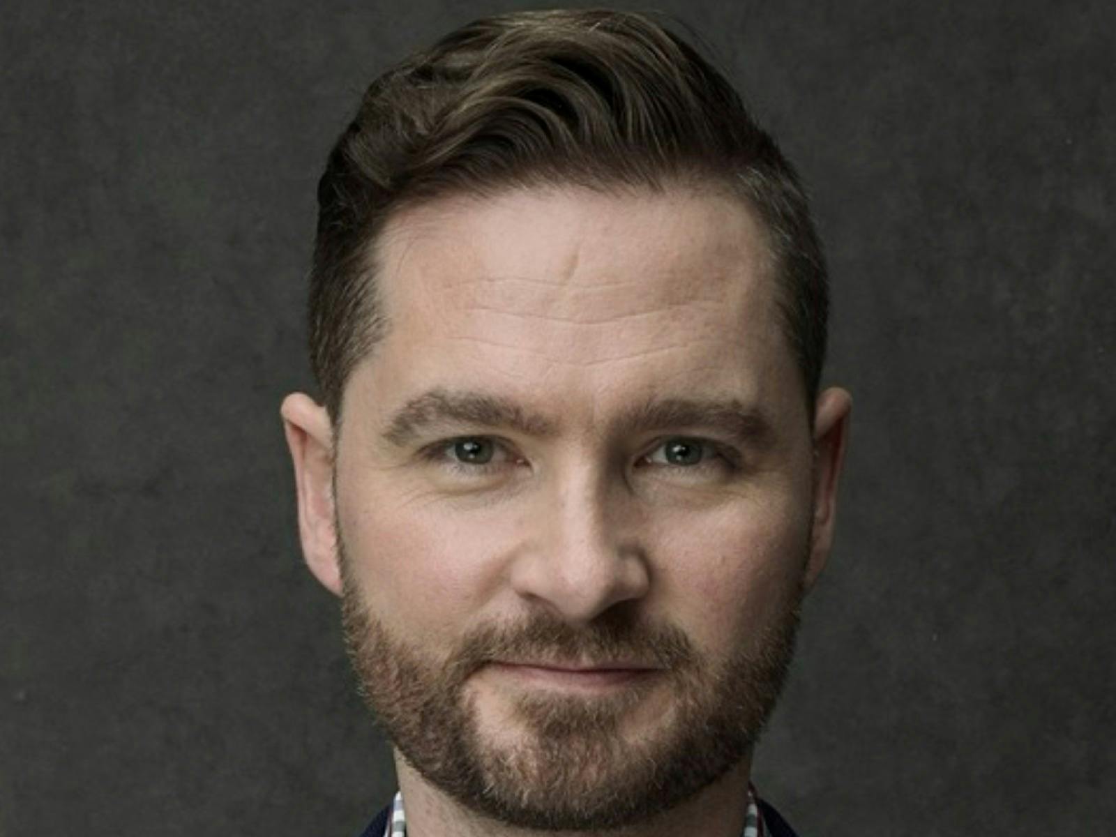 portrait of the comedian