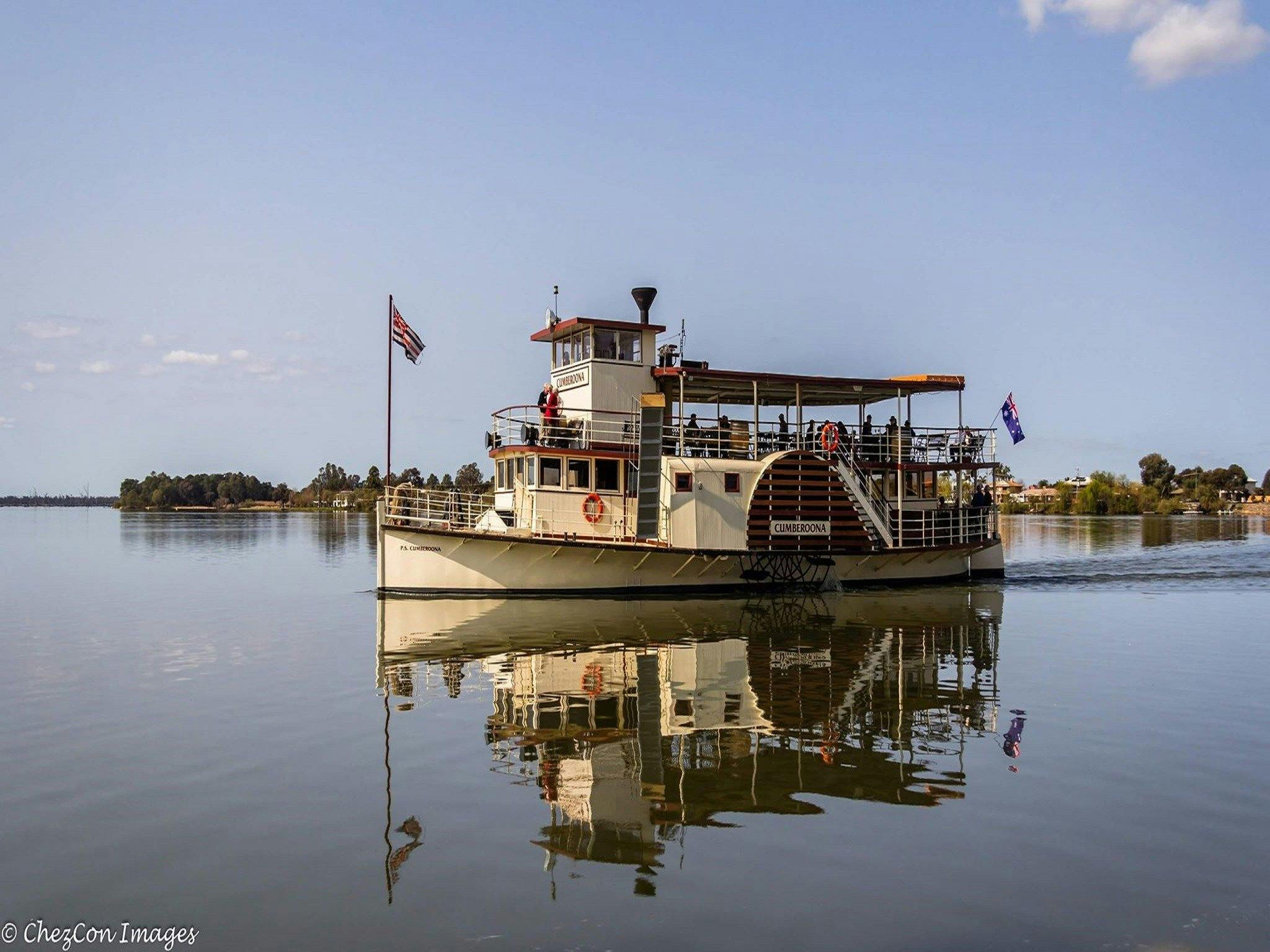 Lake Mulwala's paddlesteamer