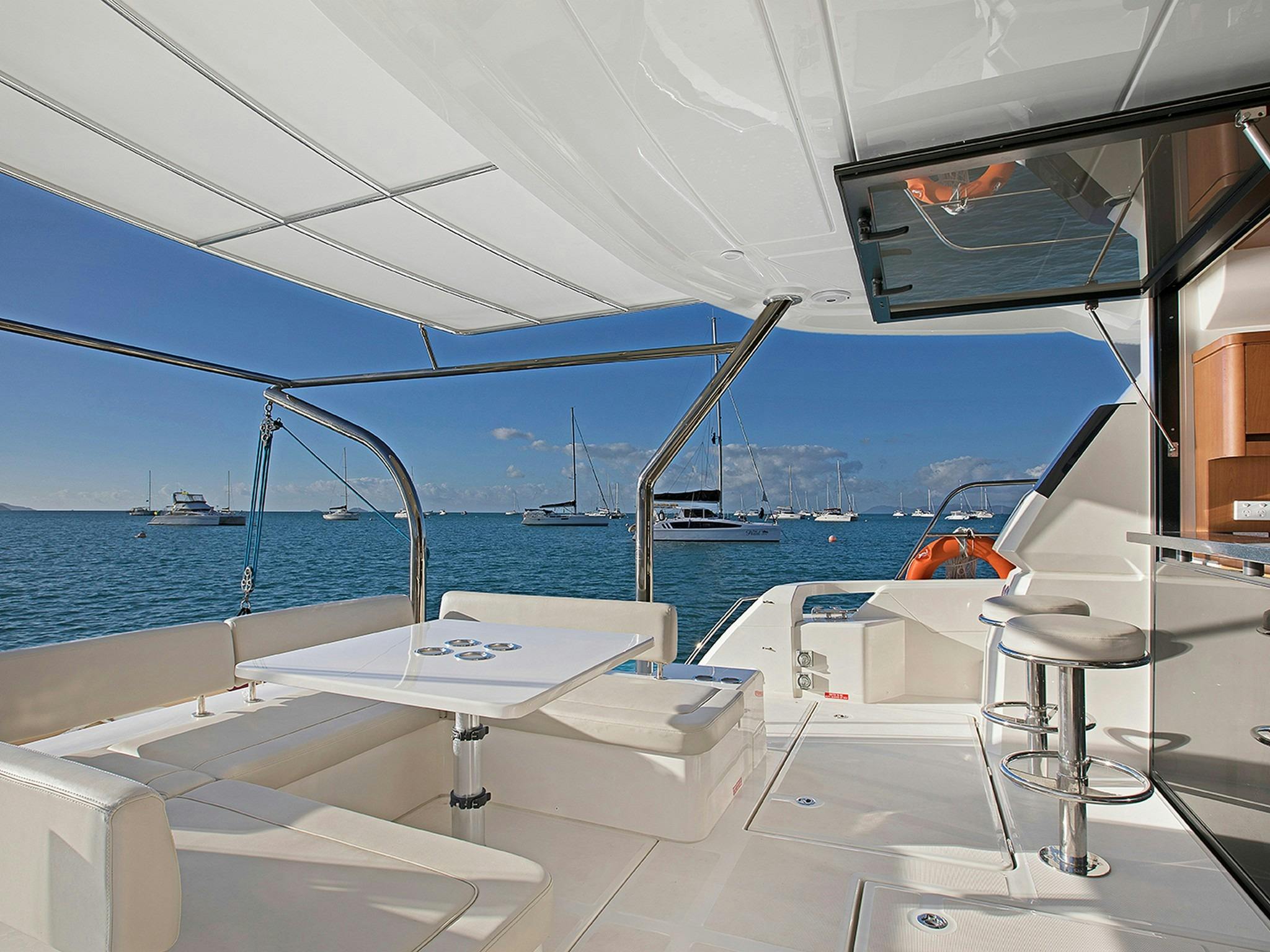 Aquila 44 - Aft deck dining