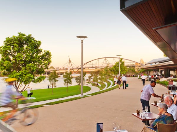 South Bank, Brisbane - 👀 Views of Brisbane! 🍃 South Bank Parklands covers  17 hectares of riverfront land. The green space a contrast to Brisbane City  opposite with Brisbane River in between