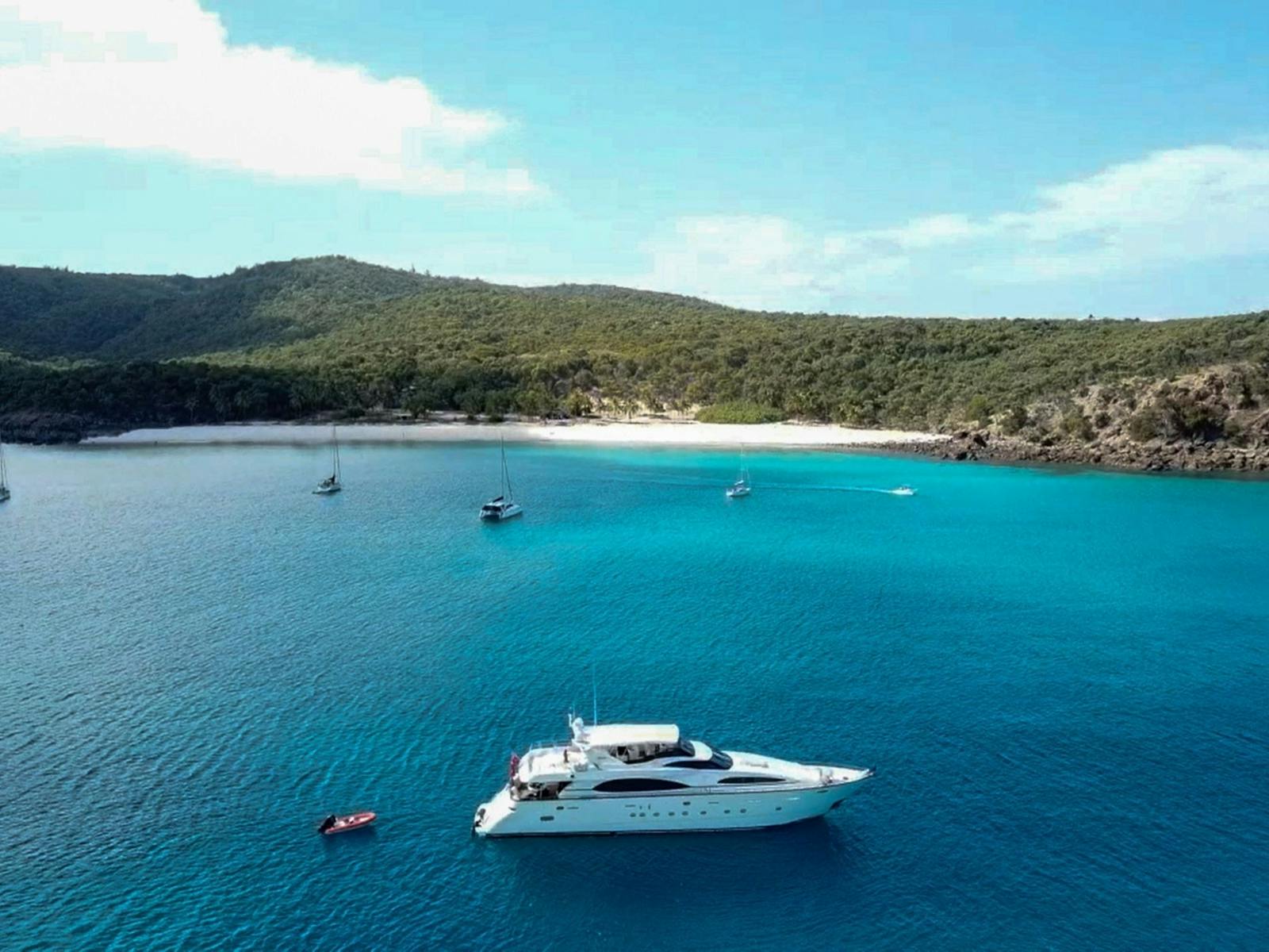Great Barrier Reef Luxury Yacht Charters at the Whitsundays Great Barrier Reef Luxury Yacht Charters at the Whitsundays