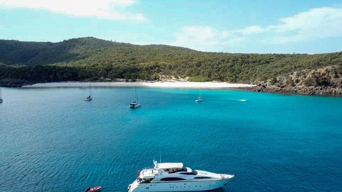 Great Barrier Reef Luxury Yacht Charters at the Whitsundays
