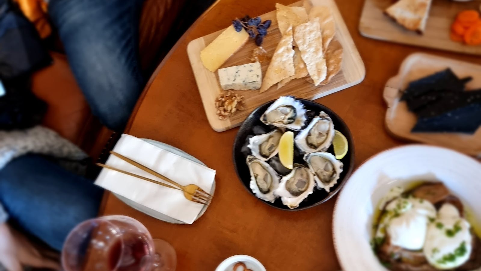 Enjoy Shoalhaven oysters, cheese platters and various seasonal tapas