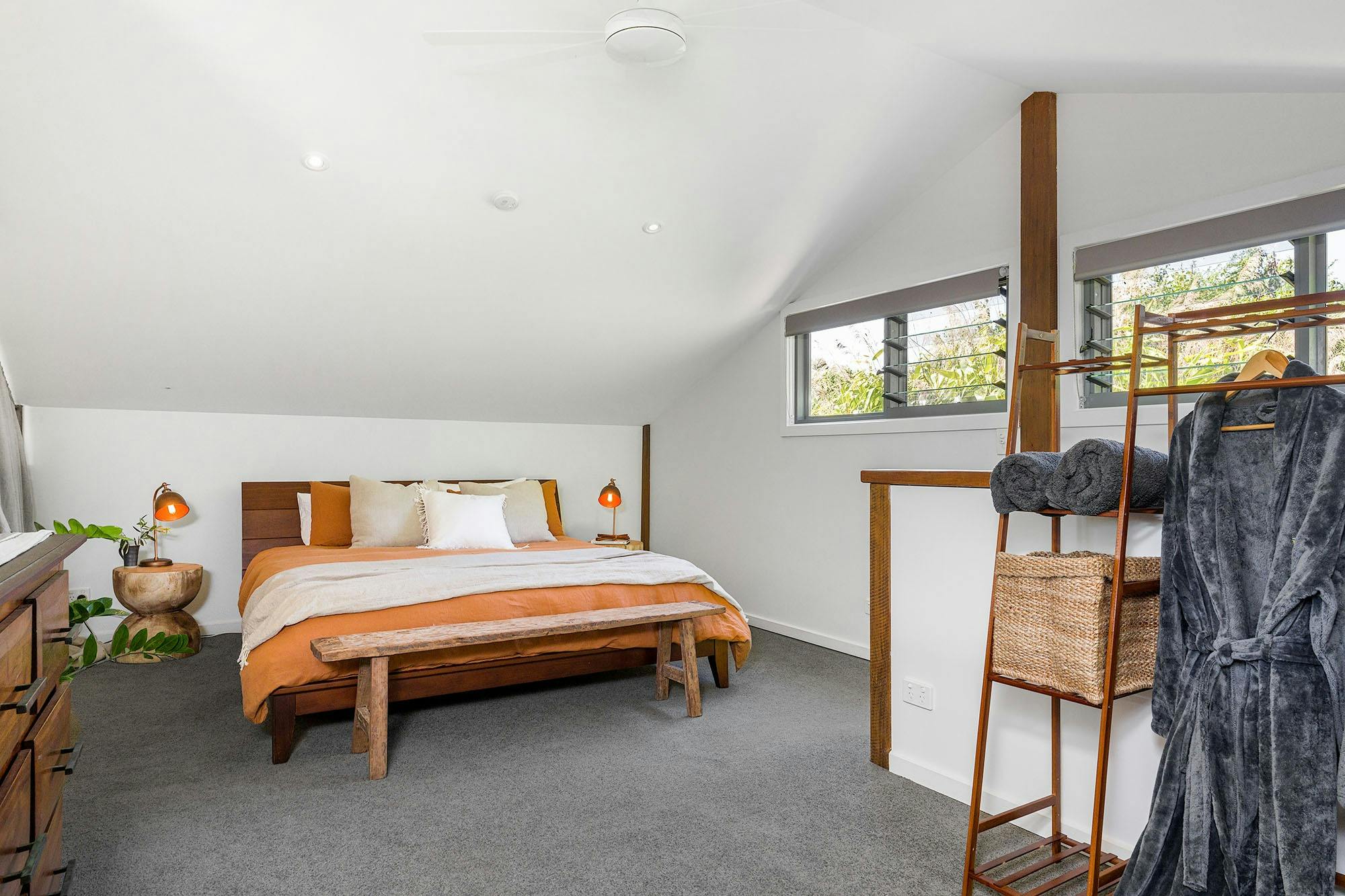 The Barn Door - Loft bedroom