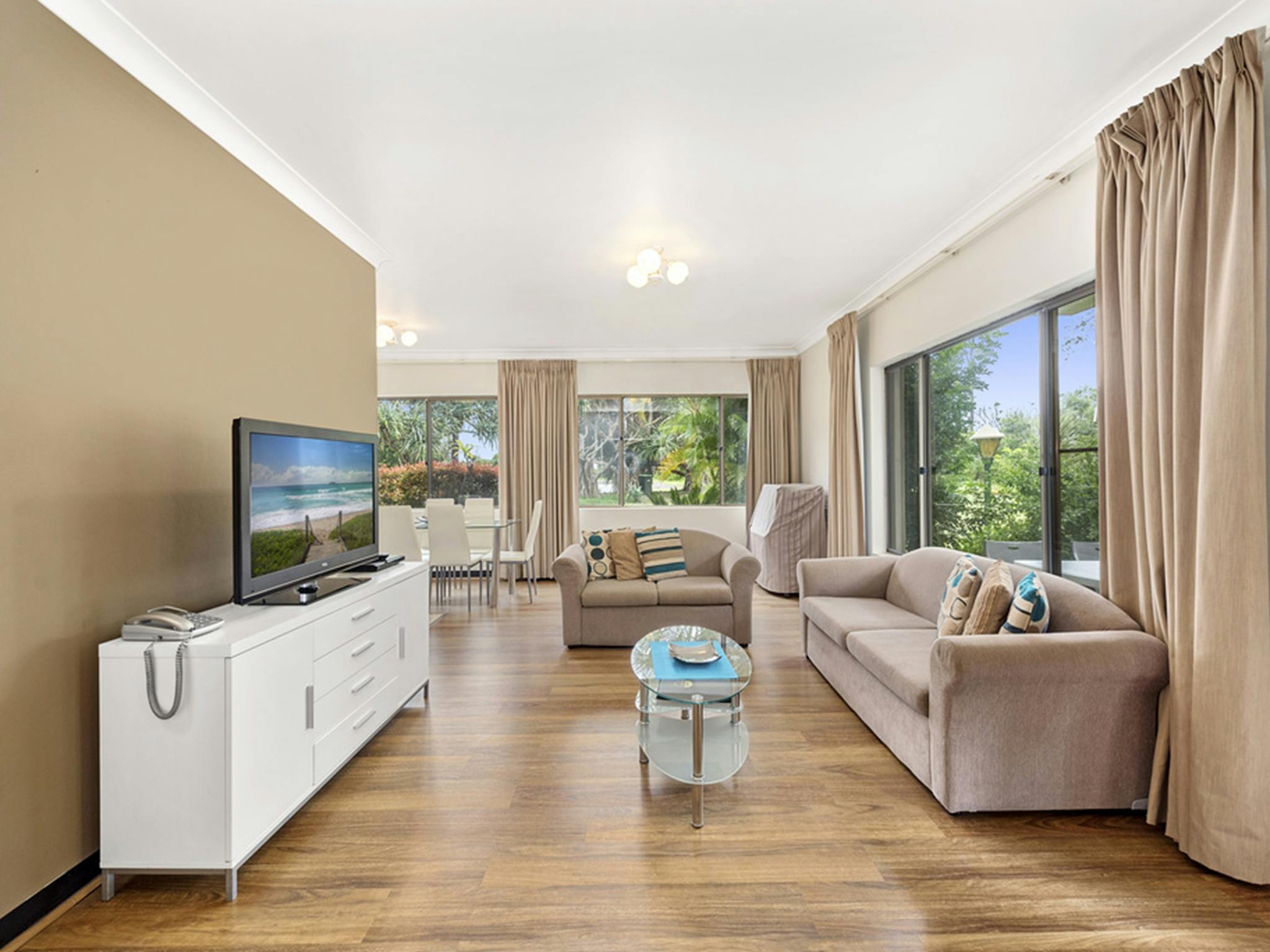 Living Room of a 2 bedroom apartment at Smugglers On The Beach