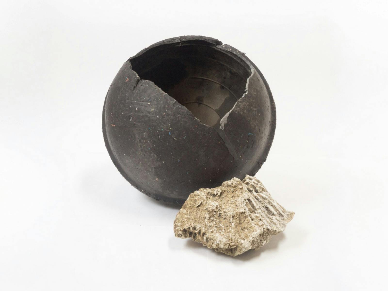 Izabela Pluta, 'Floating fissure', 2020. Courtesy the artist and Gallery Sally Dan-Cuthbert