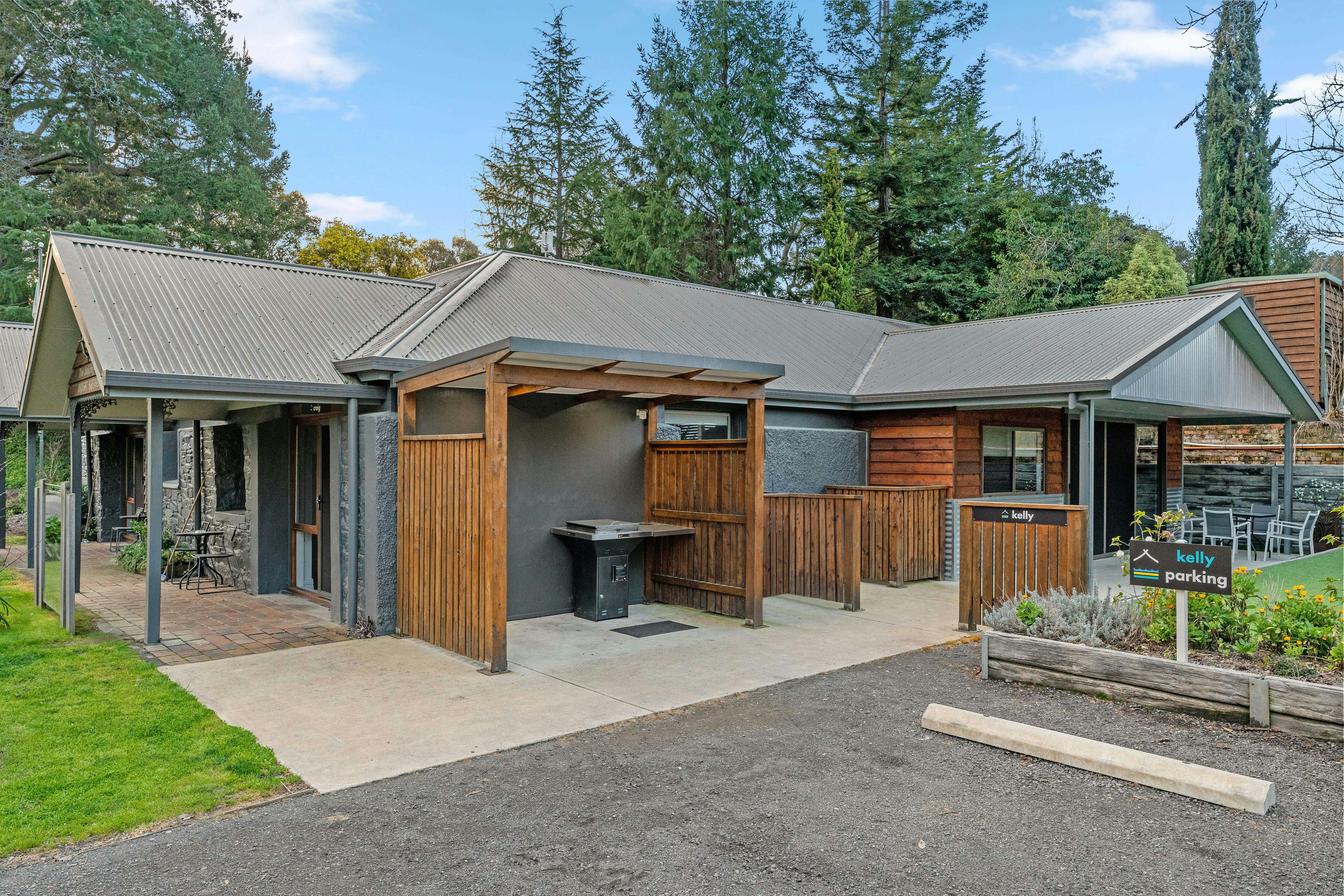 Two Bedroom Studio Unit | Tasman Holiday Parks - Bright