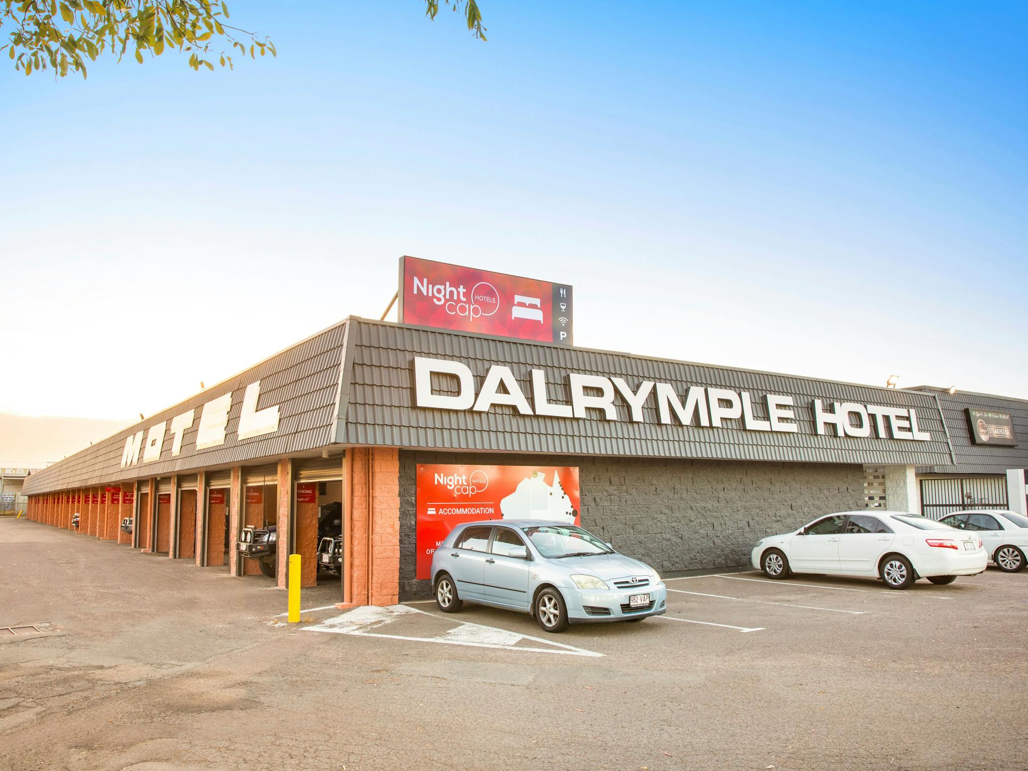Nightcap at Dalrymple Hotel Nightcap at Dalrymple Hotel