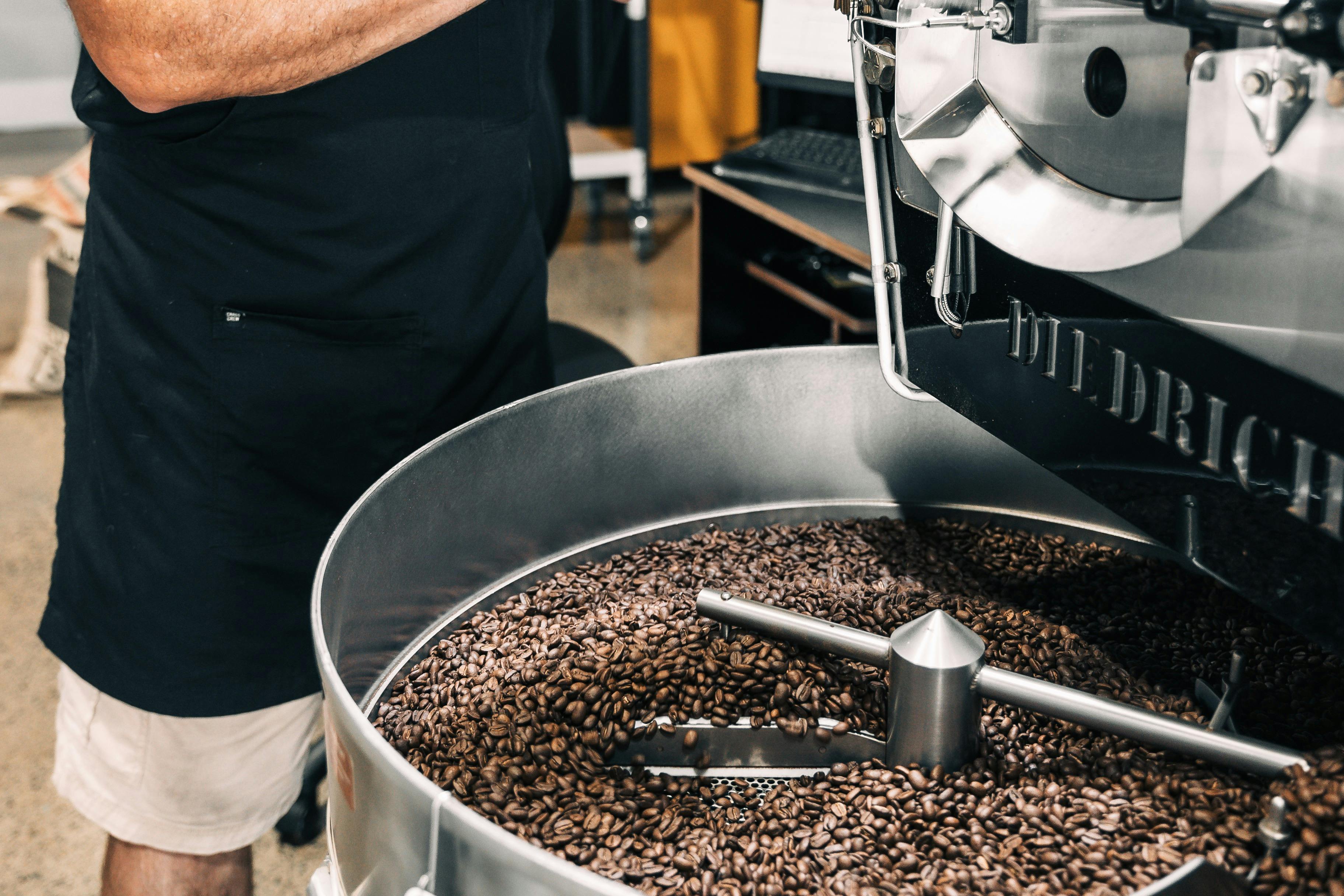 Cooling roasted coffee