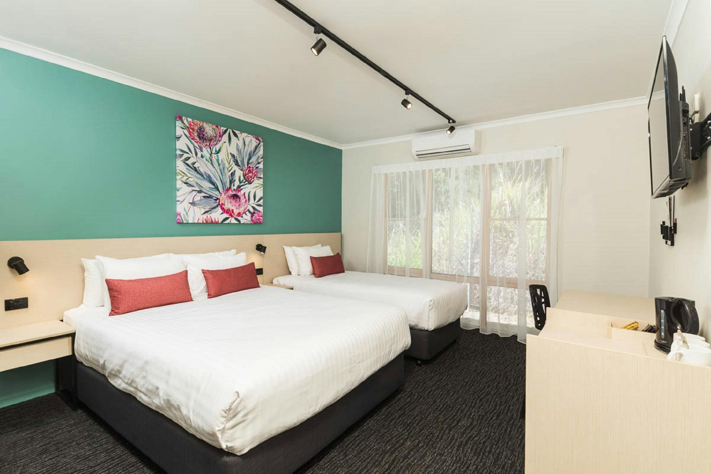 Nightcap at Balaclava Hotel