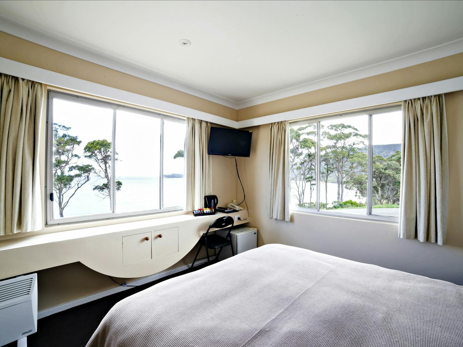 beautiful coastal view from queen rooms