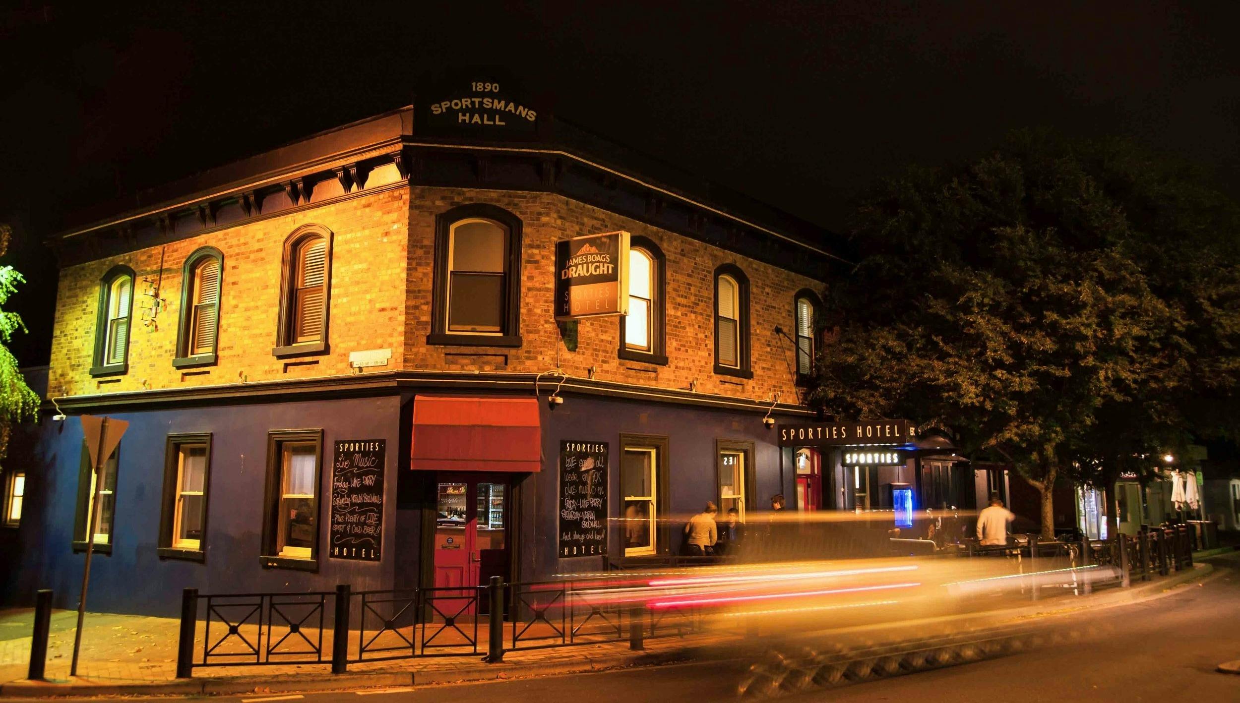 Exterior of Sporties Hotel in Launceston