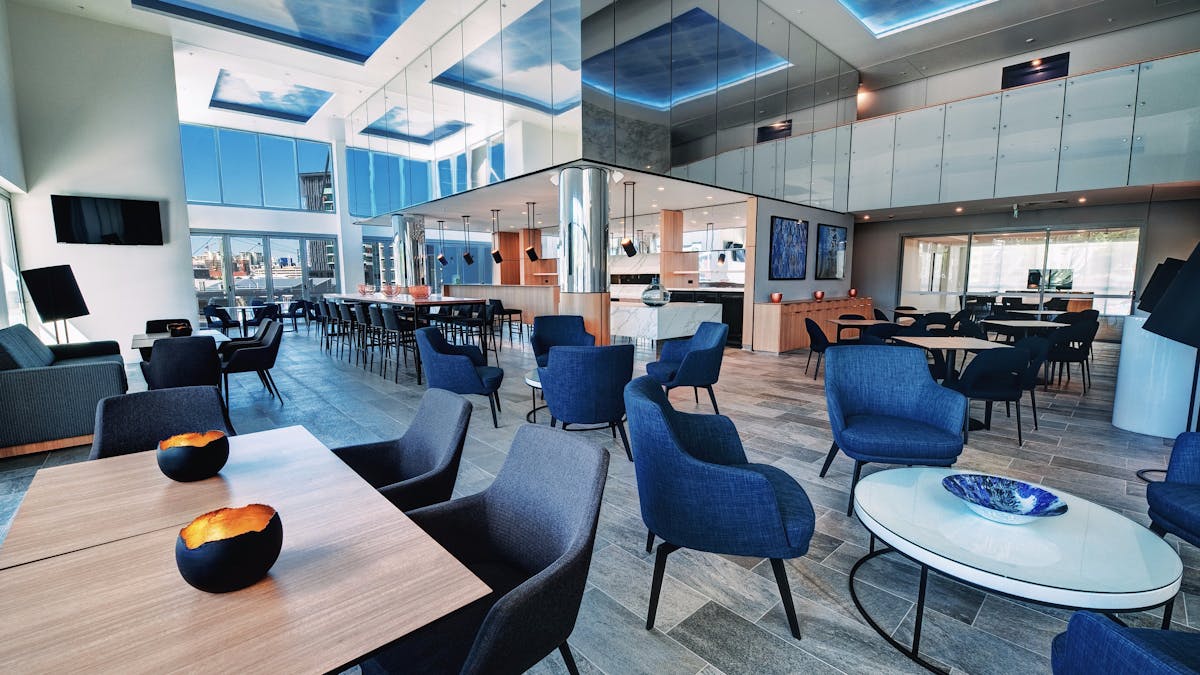 Restaurant/Bar
