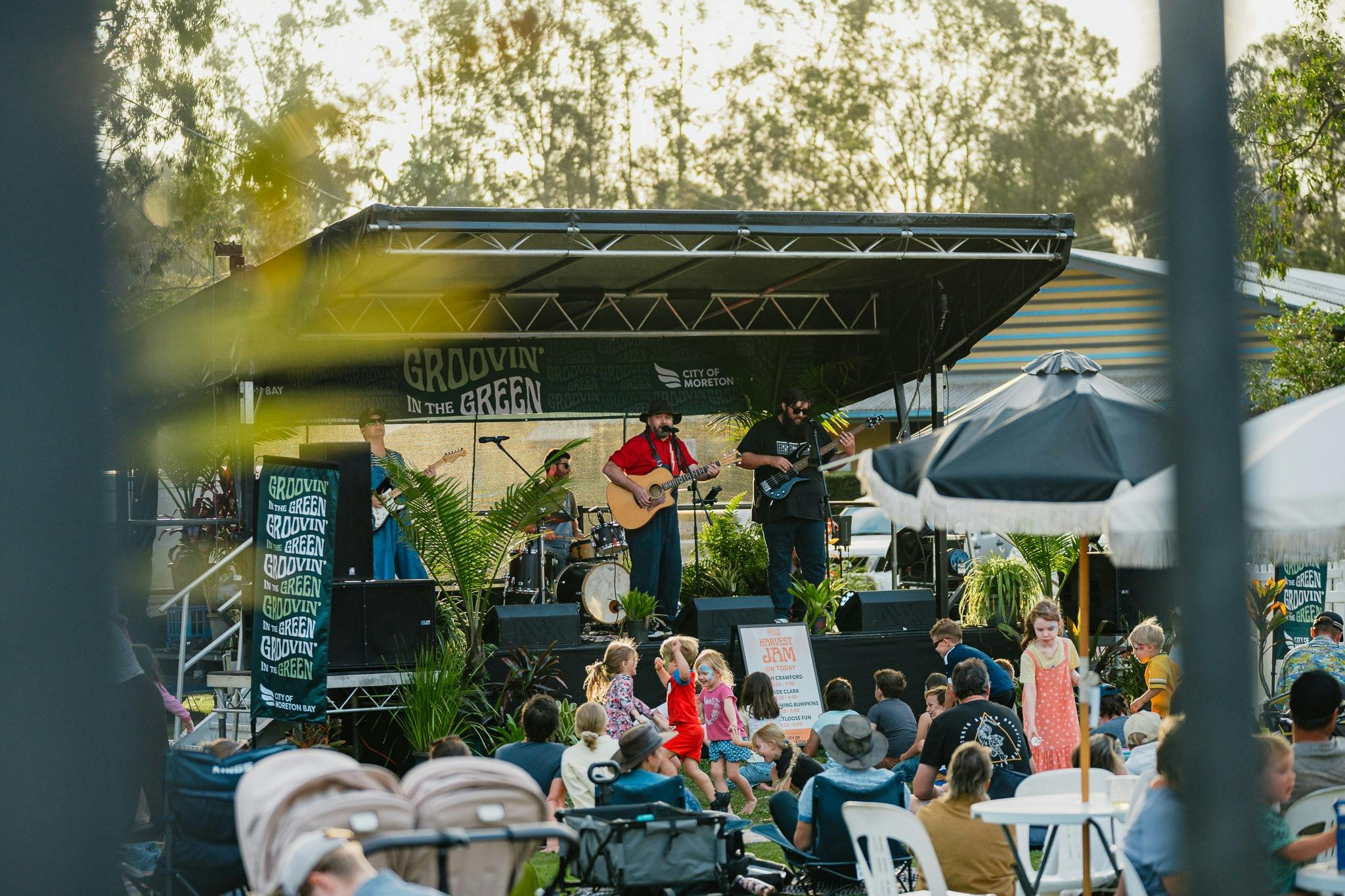 Groovin' in the Green, Family event, kids activity, food trucks, community event, licenced bar,music