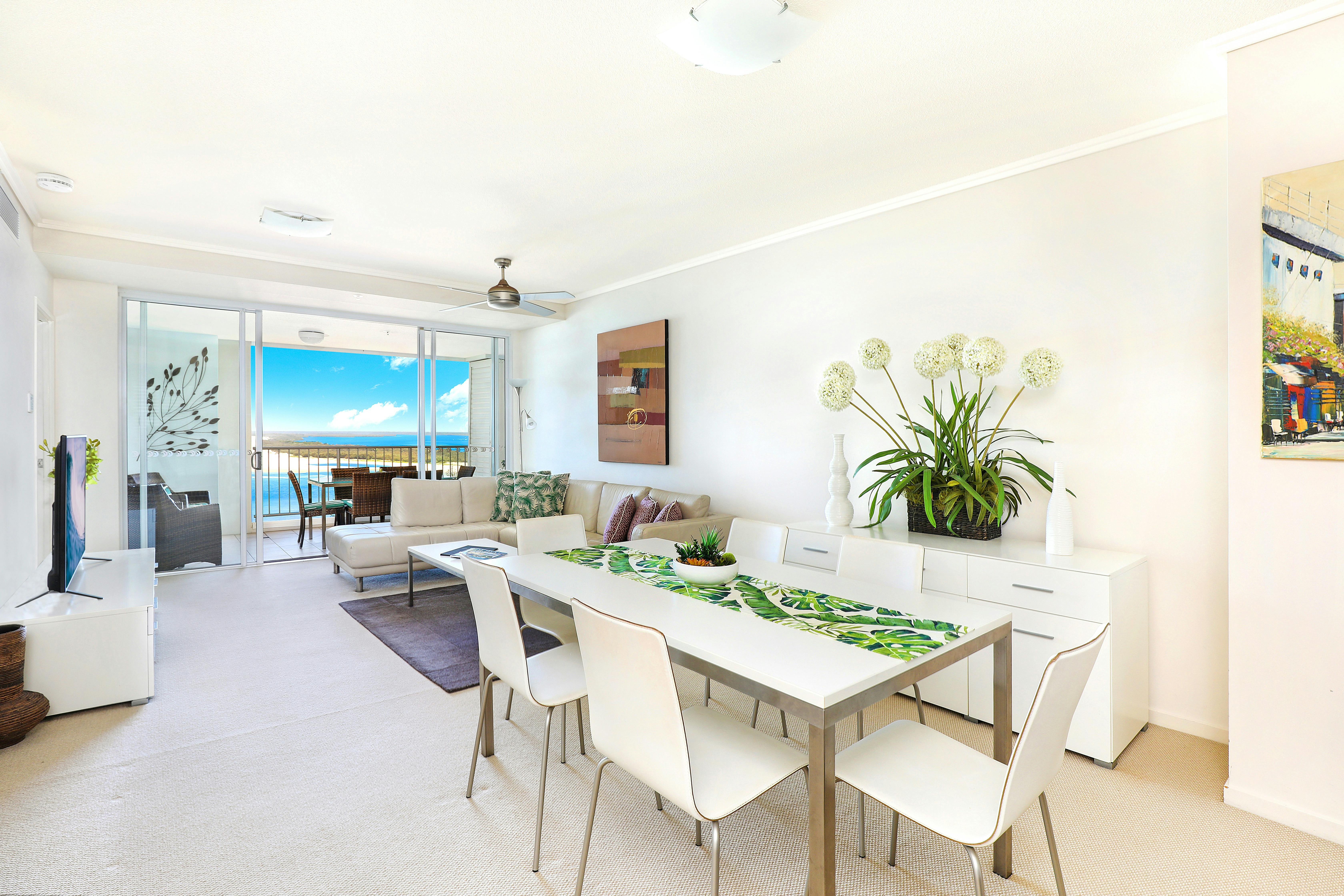 One bedroom Ocean View Choose inside dining or the choice of 2 balconies. Catch the morning sun.