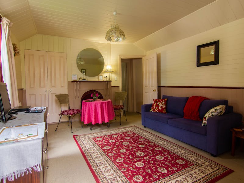 Queen Suite image