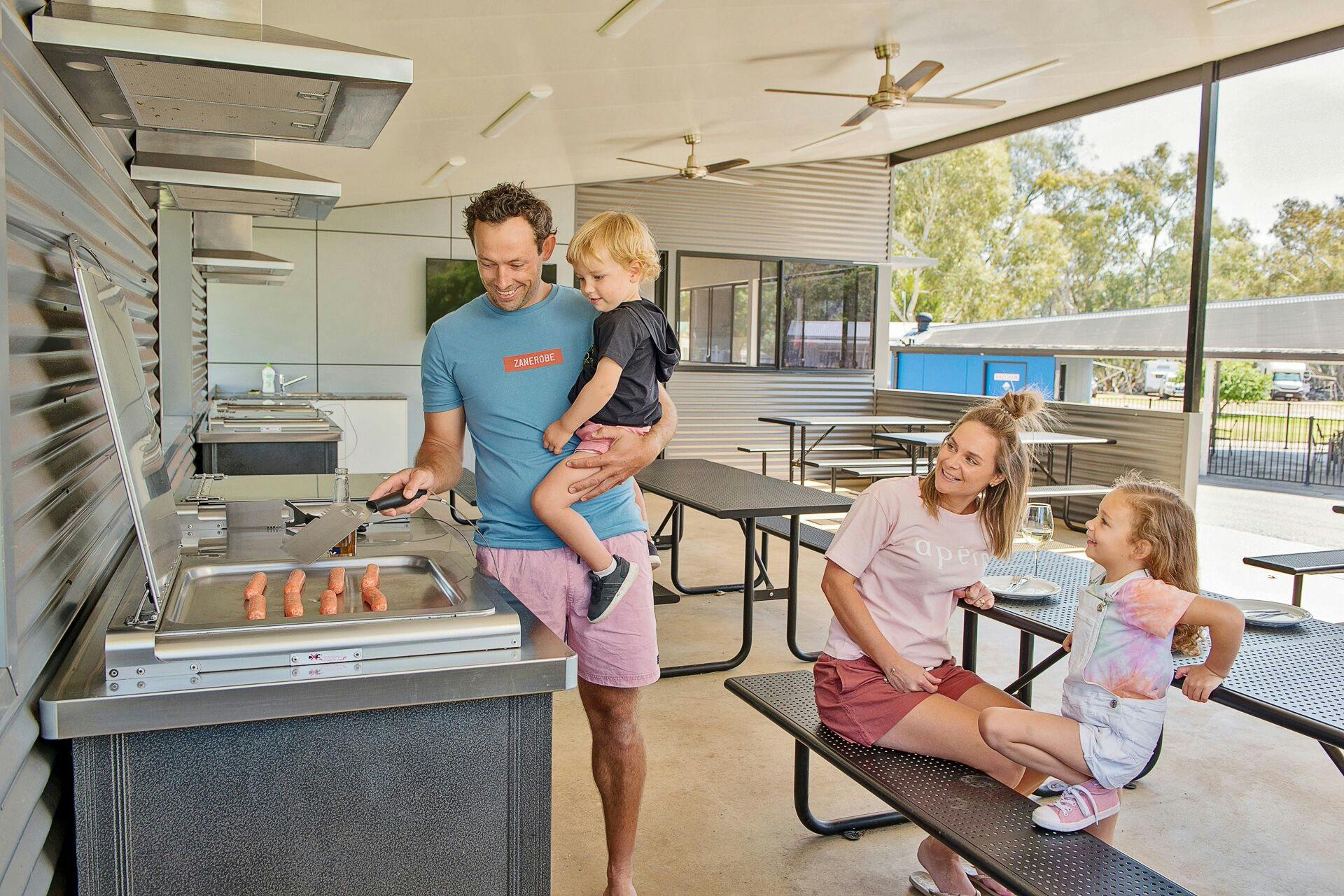 キャンプキッチン