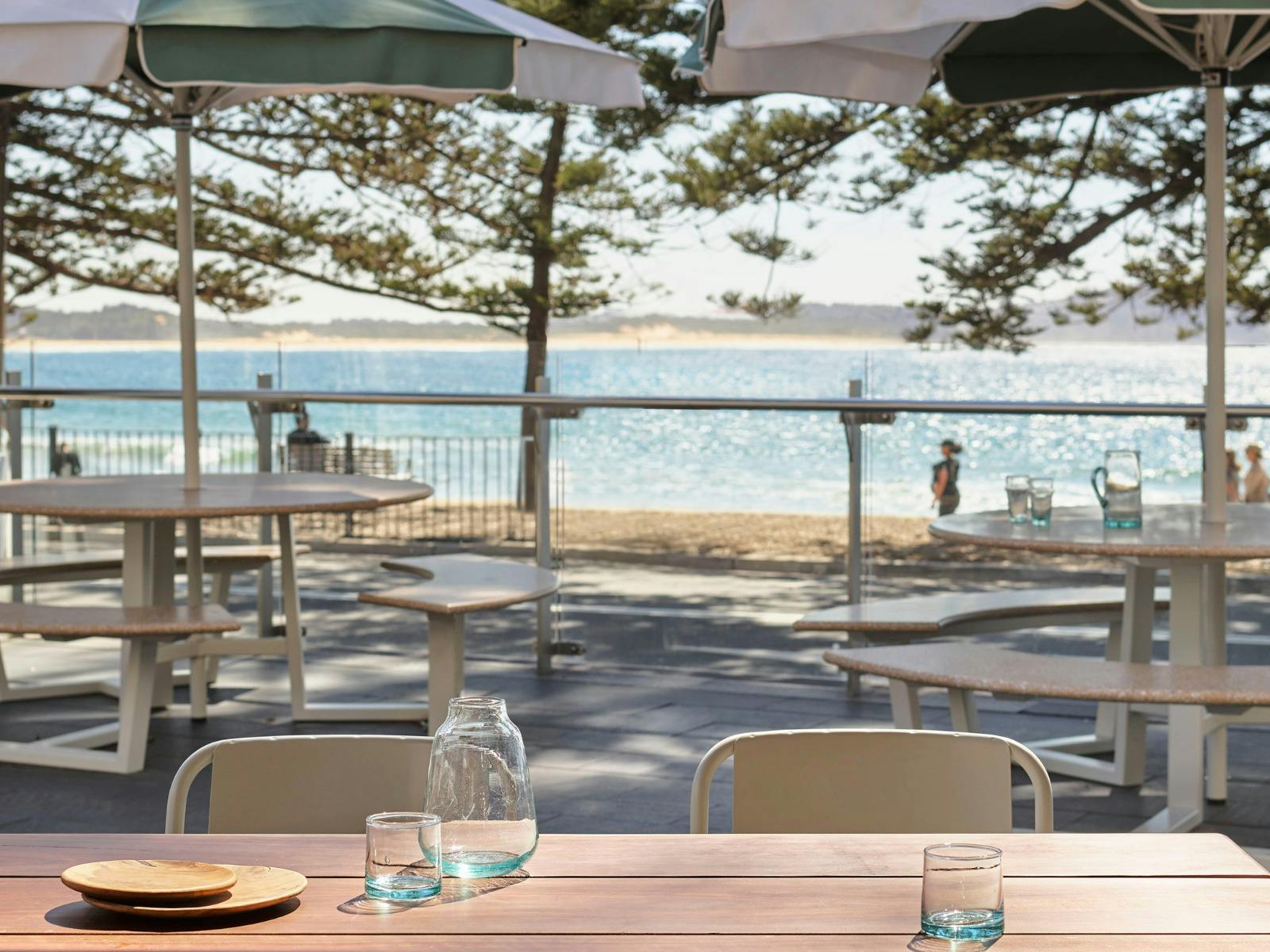 해변 테라스에서 테리갈 해변이 내려다보이는 테리갈 비치 하우스(Terrigal Beach House)