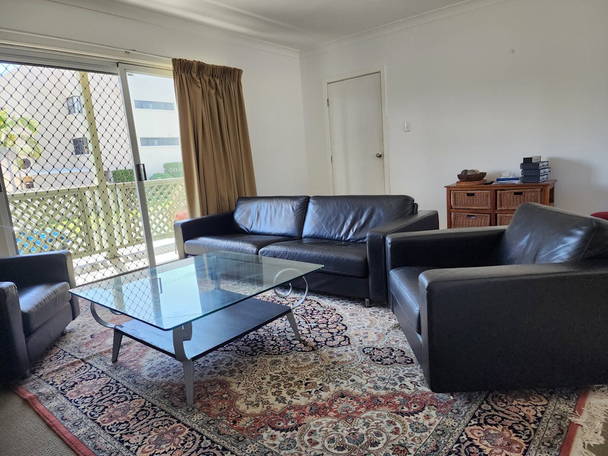 3 bedroom apartment - living room