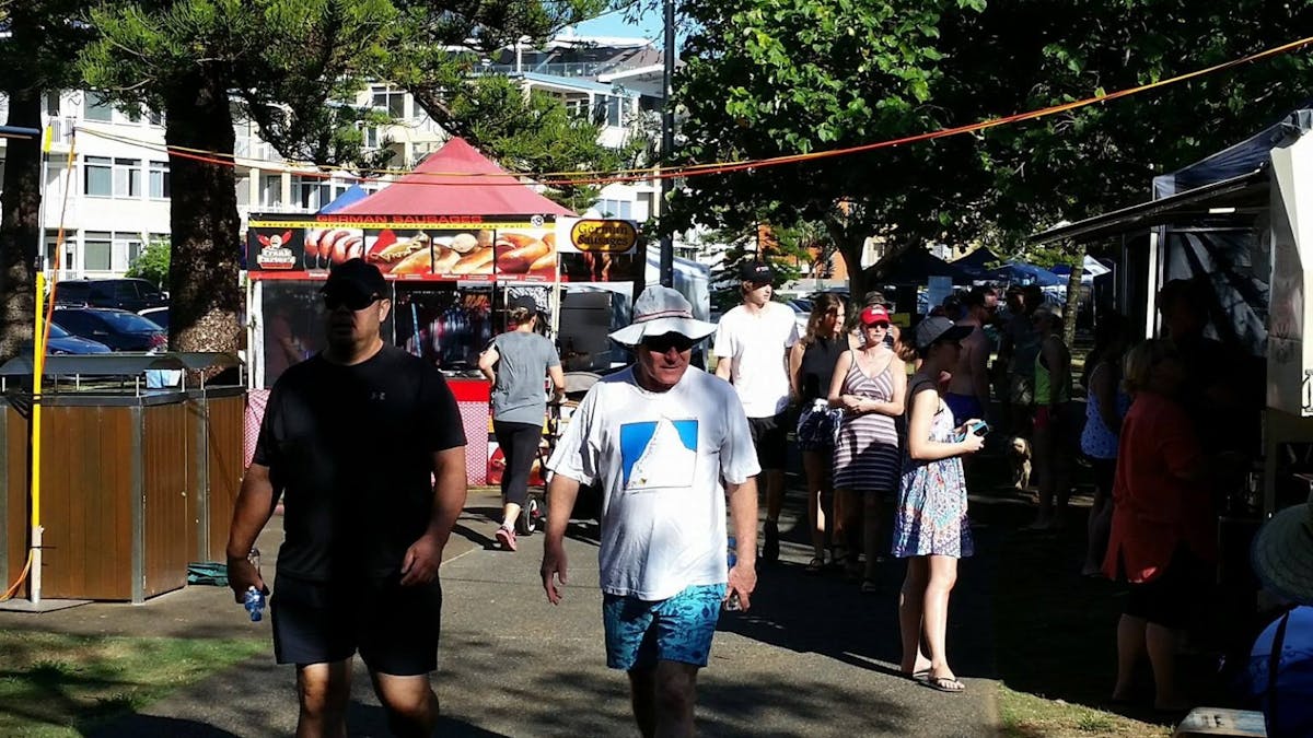 Burleigh Heads crowds